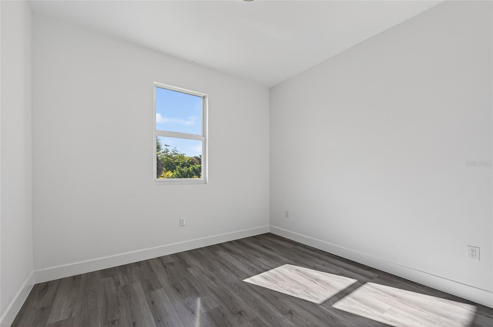 Image 46 of 55 For 511 Sweetwater Drive