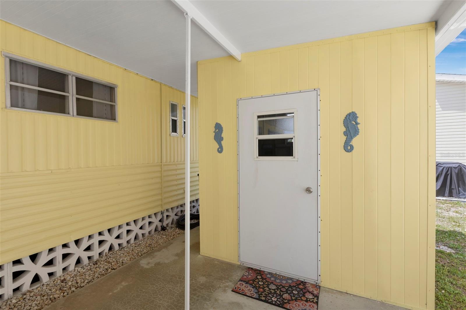 Image 13 of 50 For 802 Turf