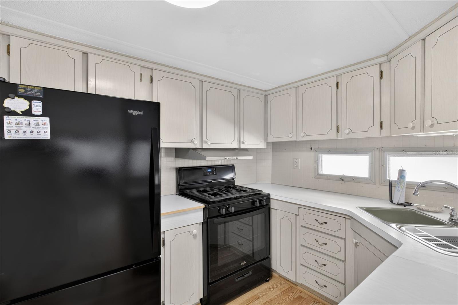 Image 23 of 50 For 802 Turf