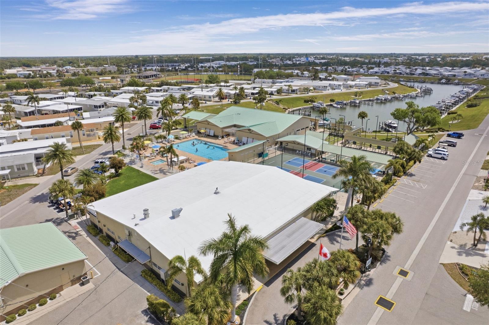 Image 37 of 50 For 802 Turf