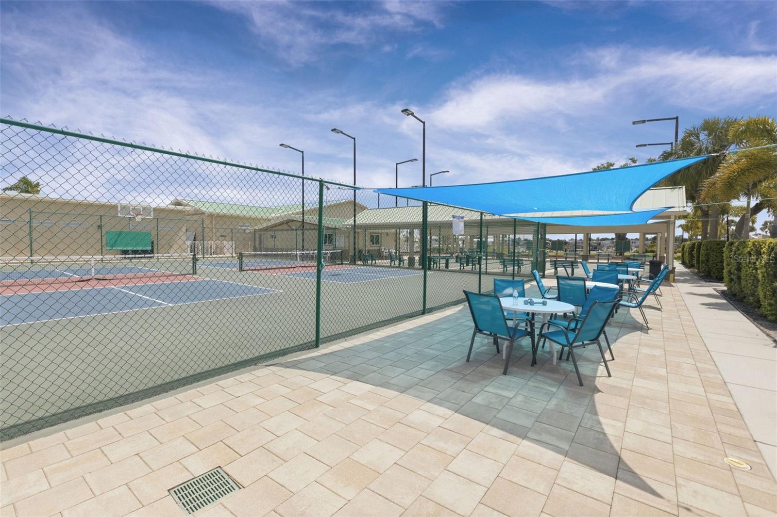 Image 39 of 50 For 802 Turf