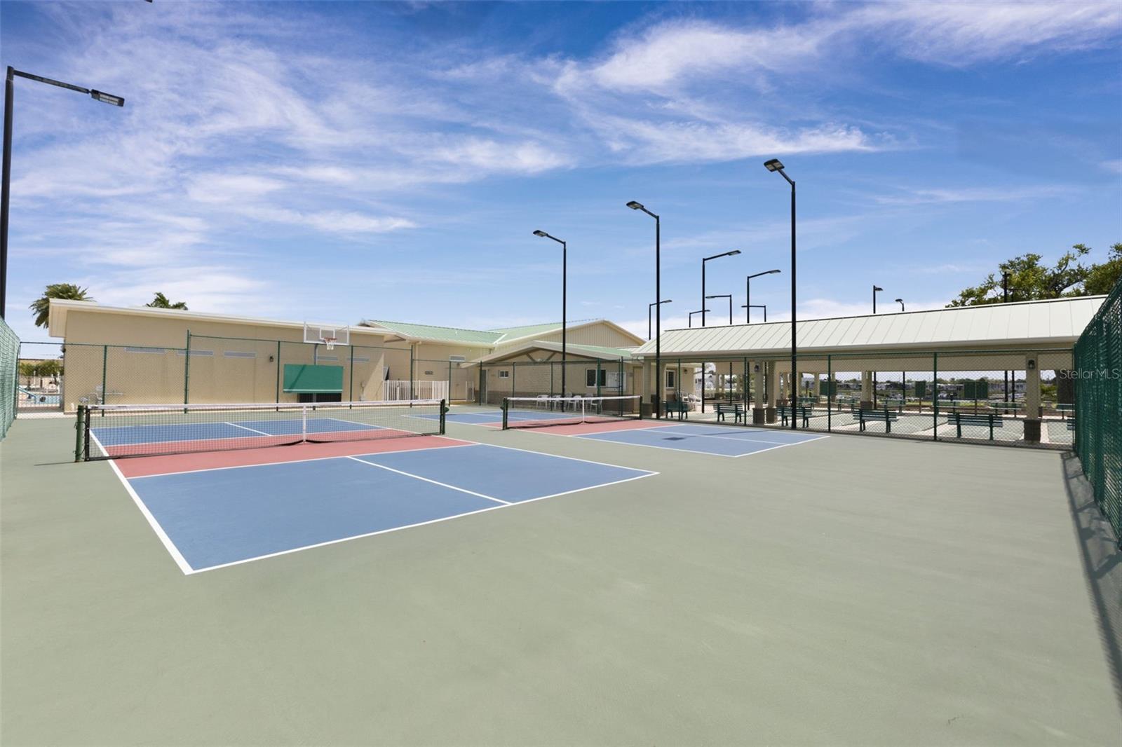 Image 40 of 50 For 802 Turf