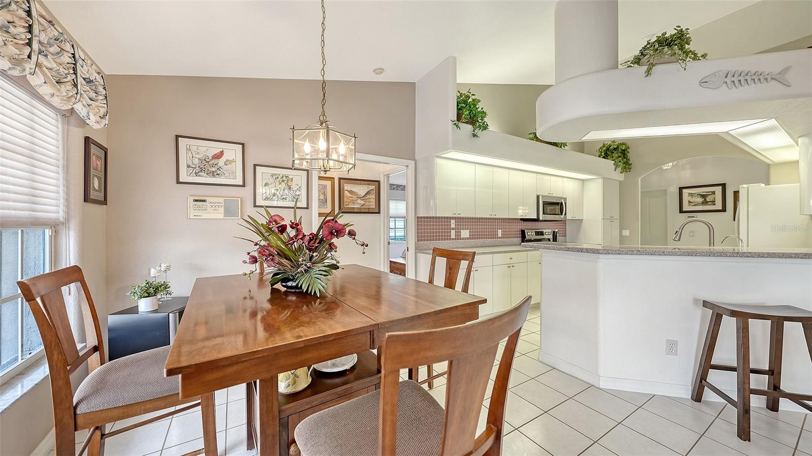 Image 28 of 88 For 552 Westmount Lane