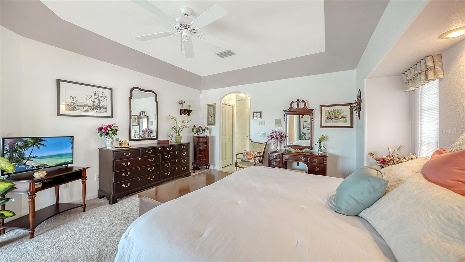 Image 33 of 88 For 552 Westmount Lane