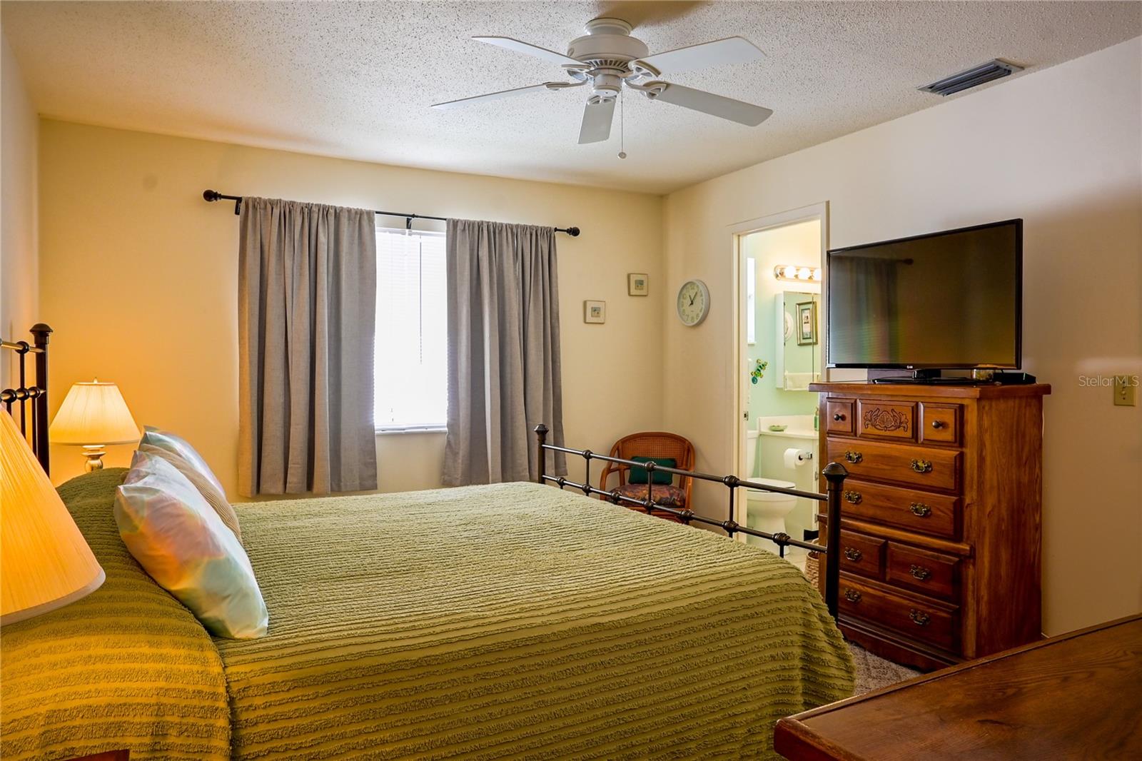 Image 20 of 47 For 3924 Ashwood Lane 59