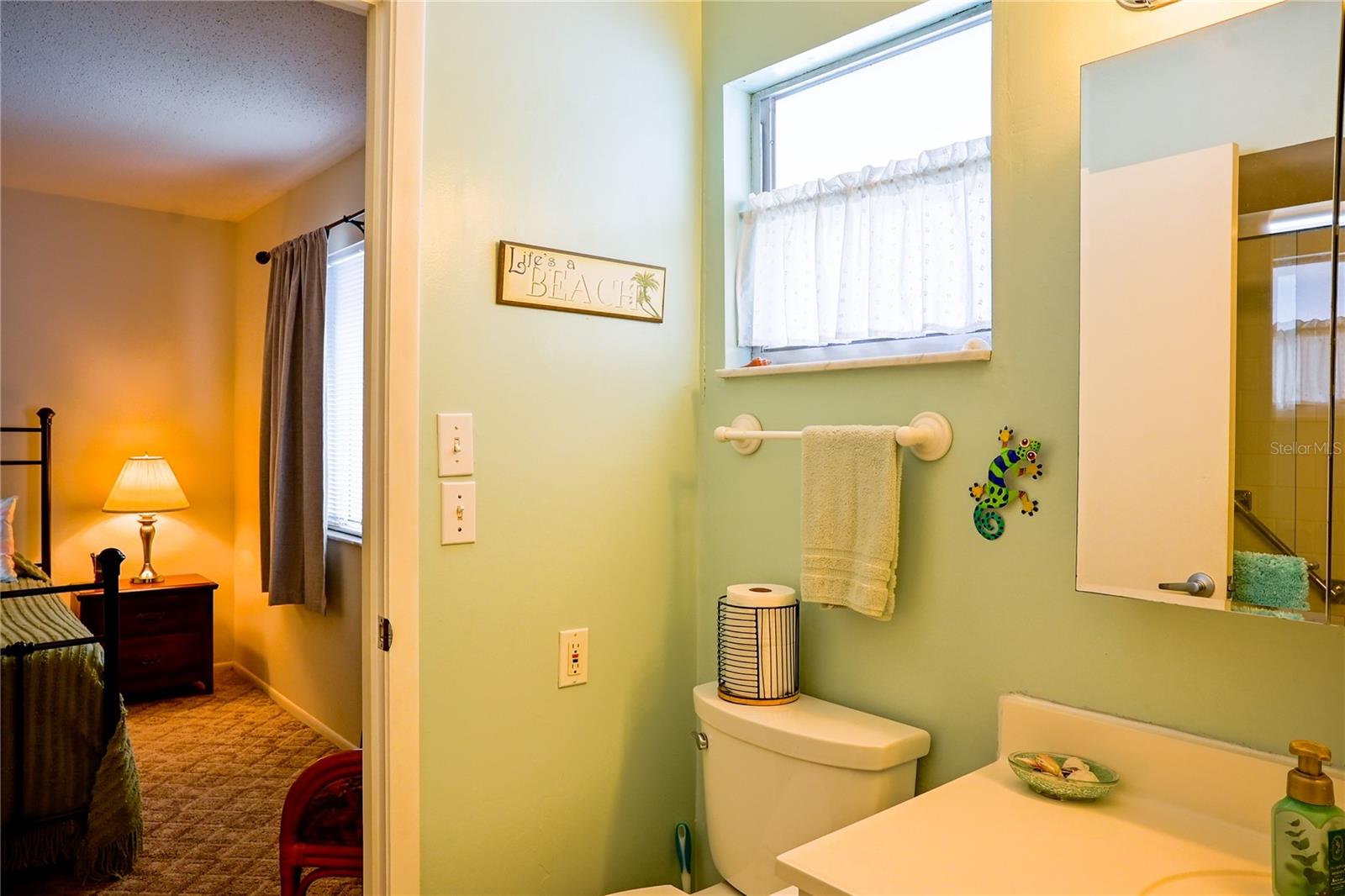 Image 22 of 47 For 3924 Ashwood Lane 59