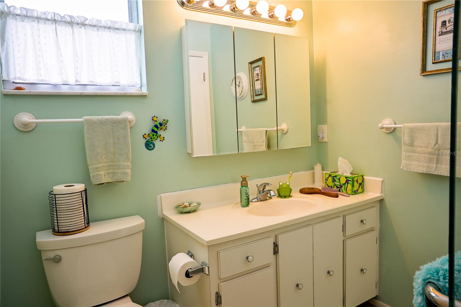 Image 23 of 47 For 3924 Ashwood Lane 59