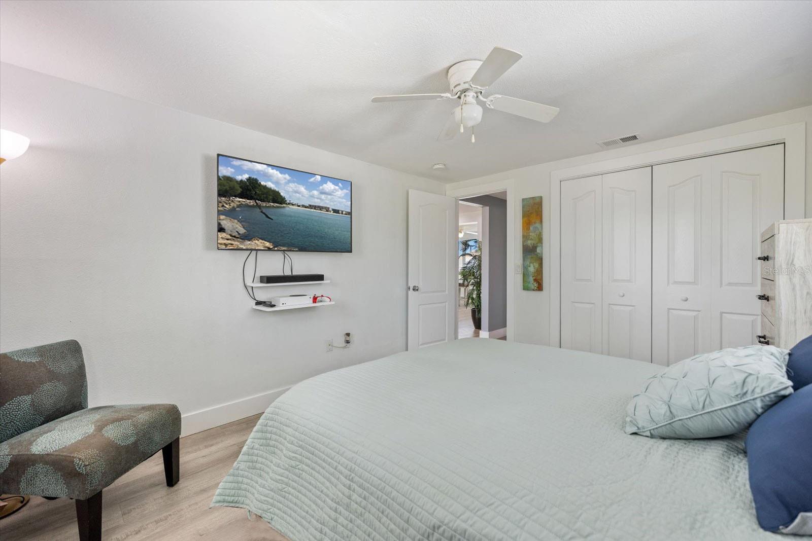 Image 14 of 29 For 324 Green Street