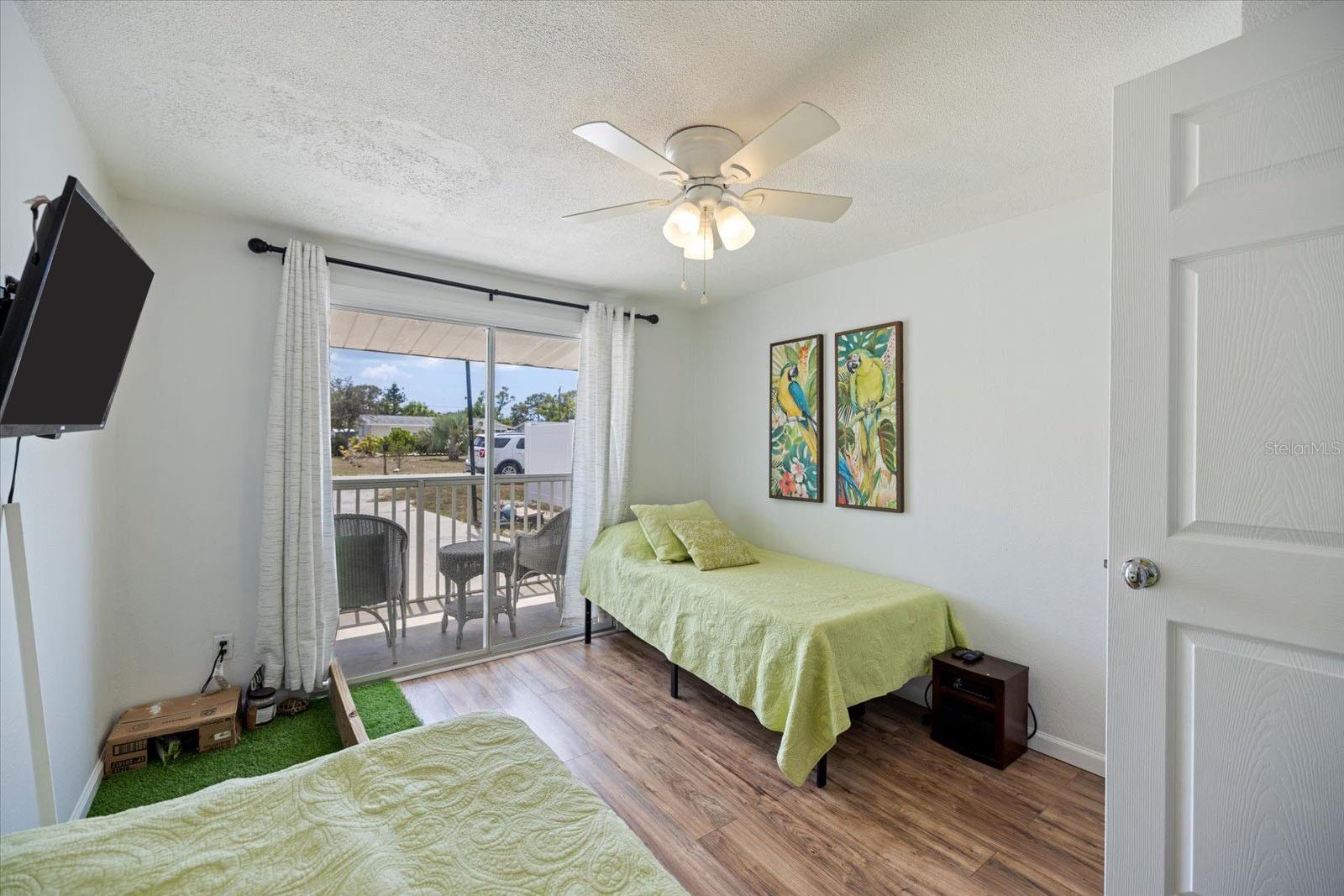 Image 17 of 29 For 324 Green Street