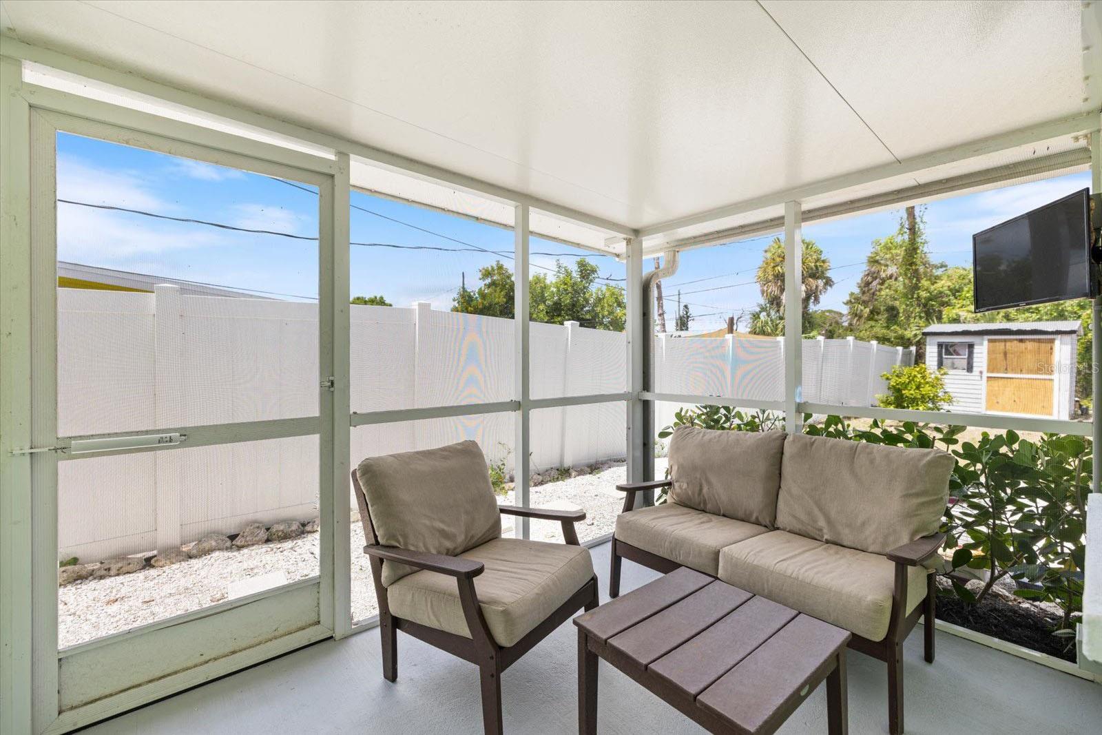 Image 19 of 29 For 324 Green Street