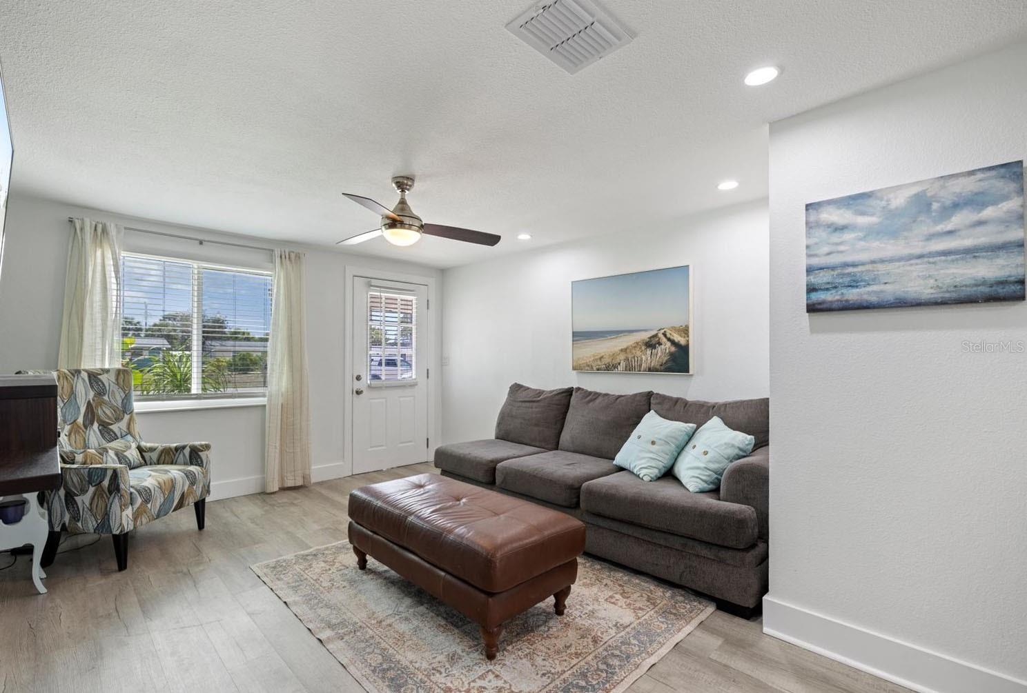 Image 4 of 29 For 324 Green Street