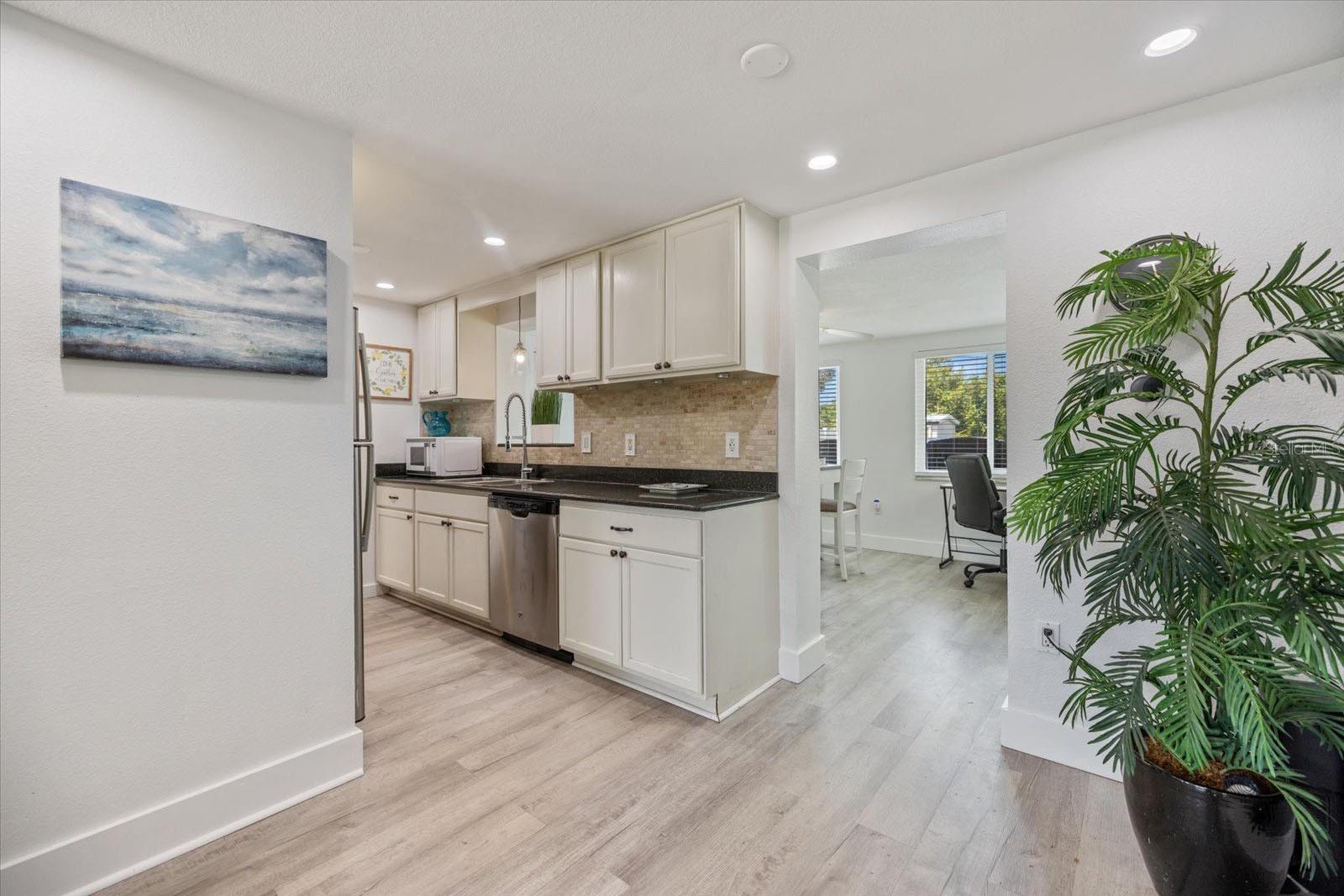 Image 6 of 29 For 324 Green Street