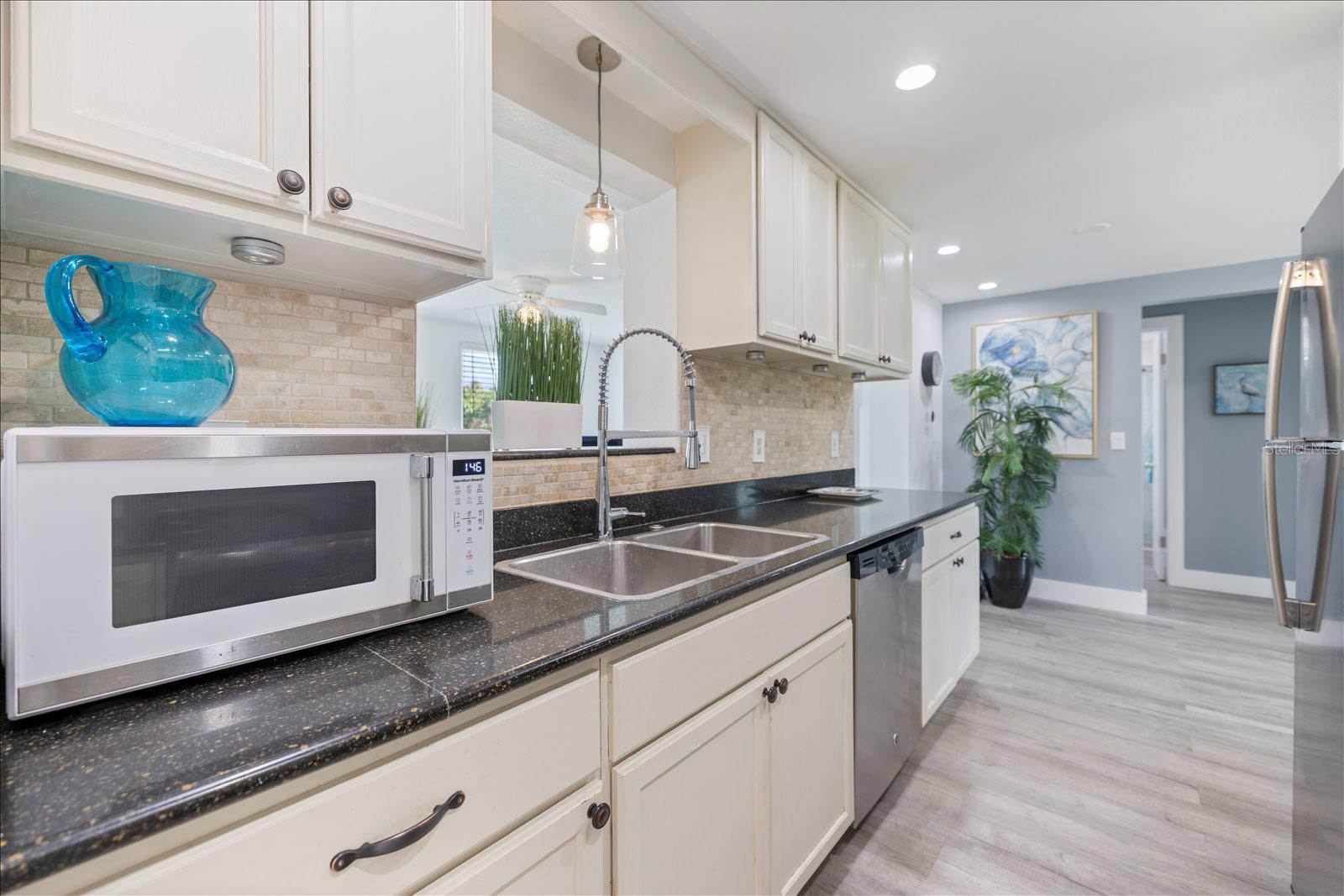 Image 7 of 29 For 324 Green Street