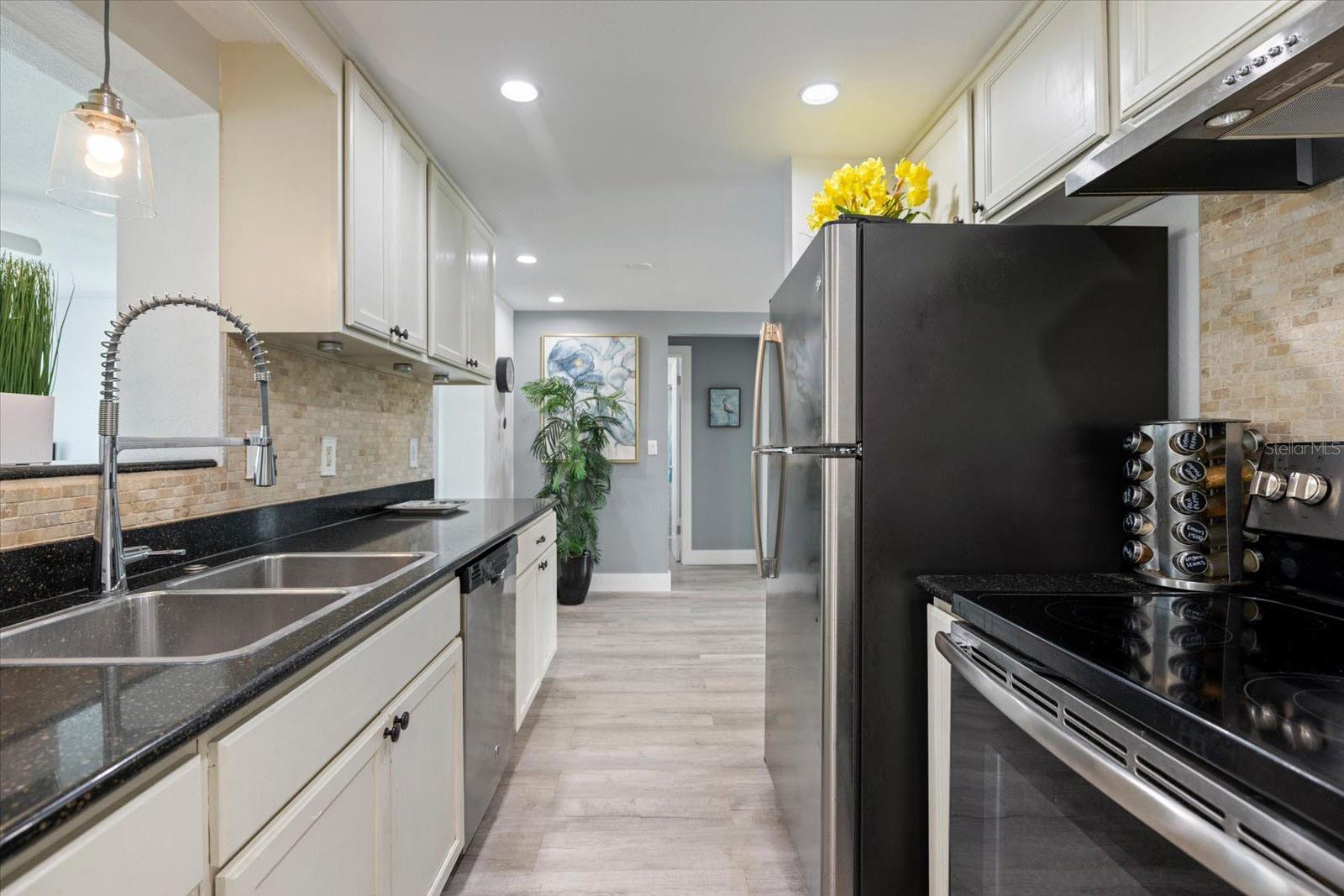 Image 9 of 29 For 324 Green Street