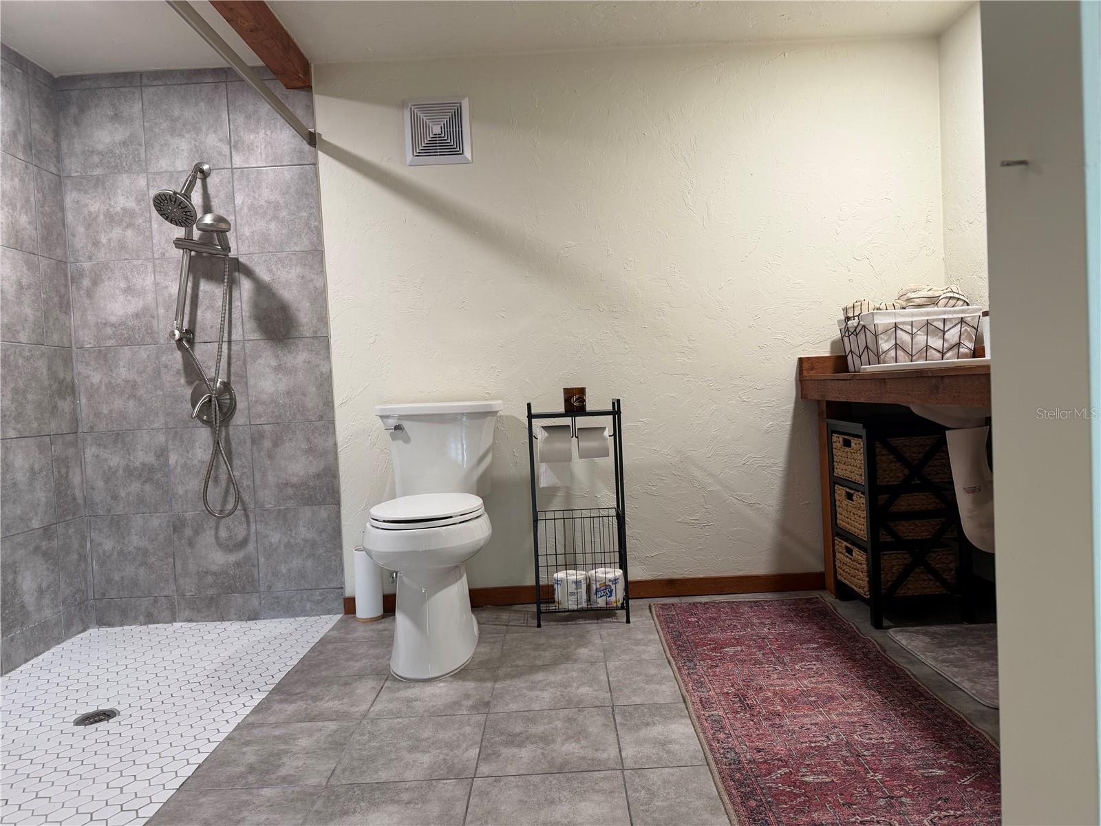 Image 13 of 31 For 618 Bird Bay Drive S 110