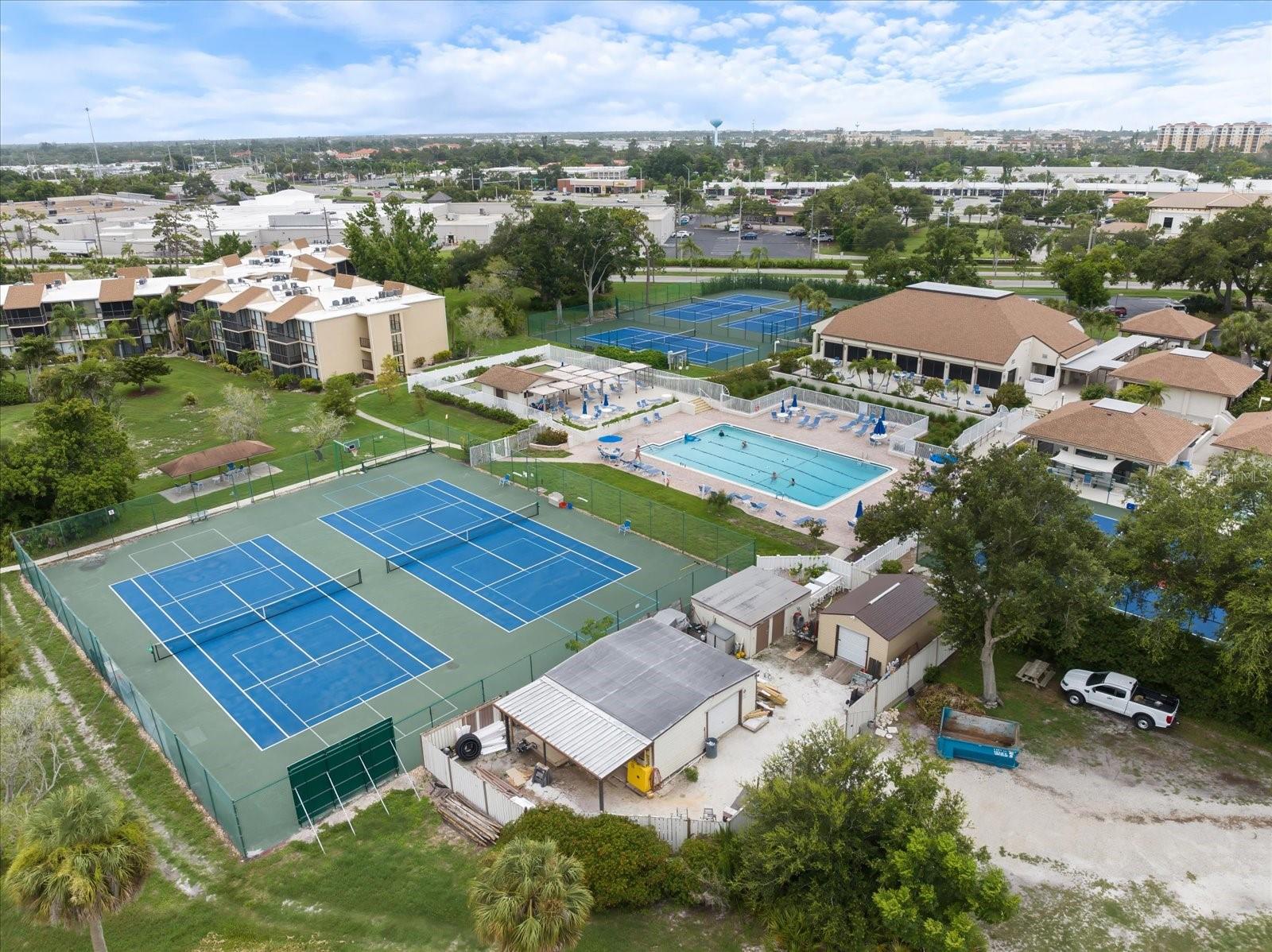 Image 23 of 31 For 618 Bird Bay Drive S 110