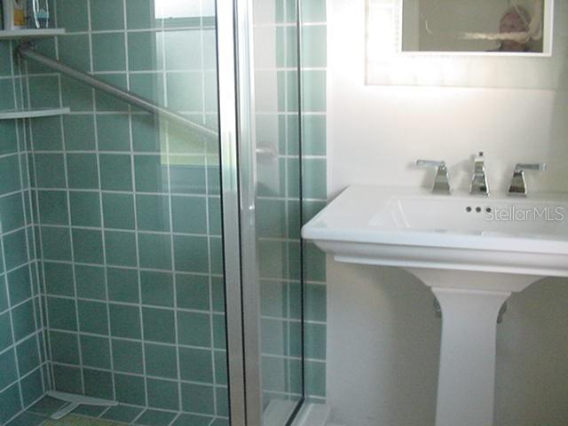 Image 13 of 28 For 519 Circlewood Drive 519