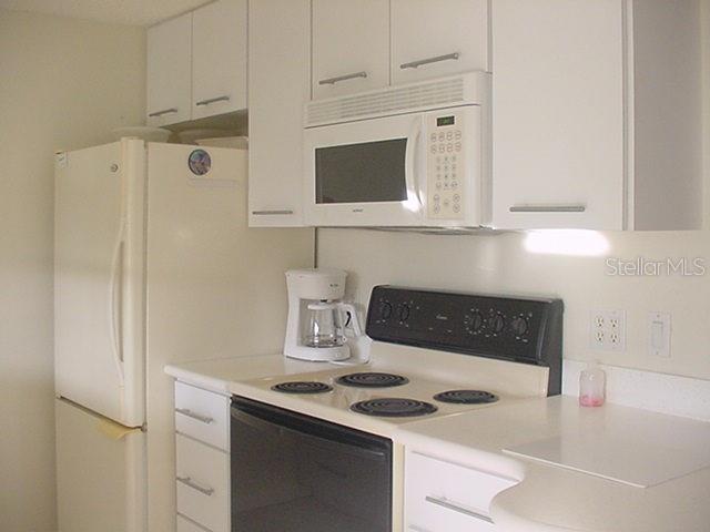 Image 4 of 28 For 519 Circlewood Drive 519