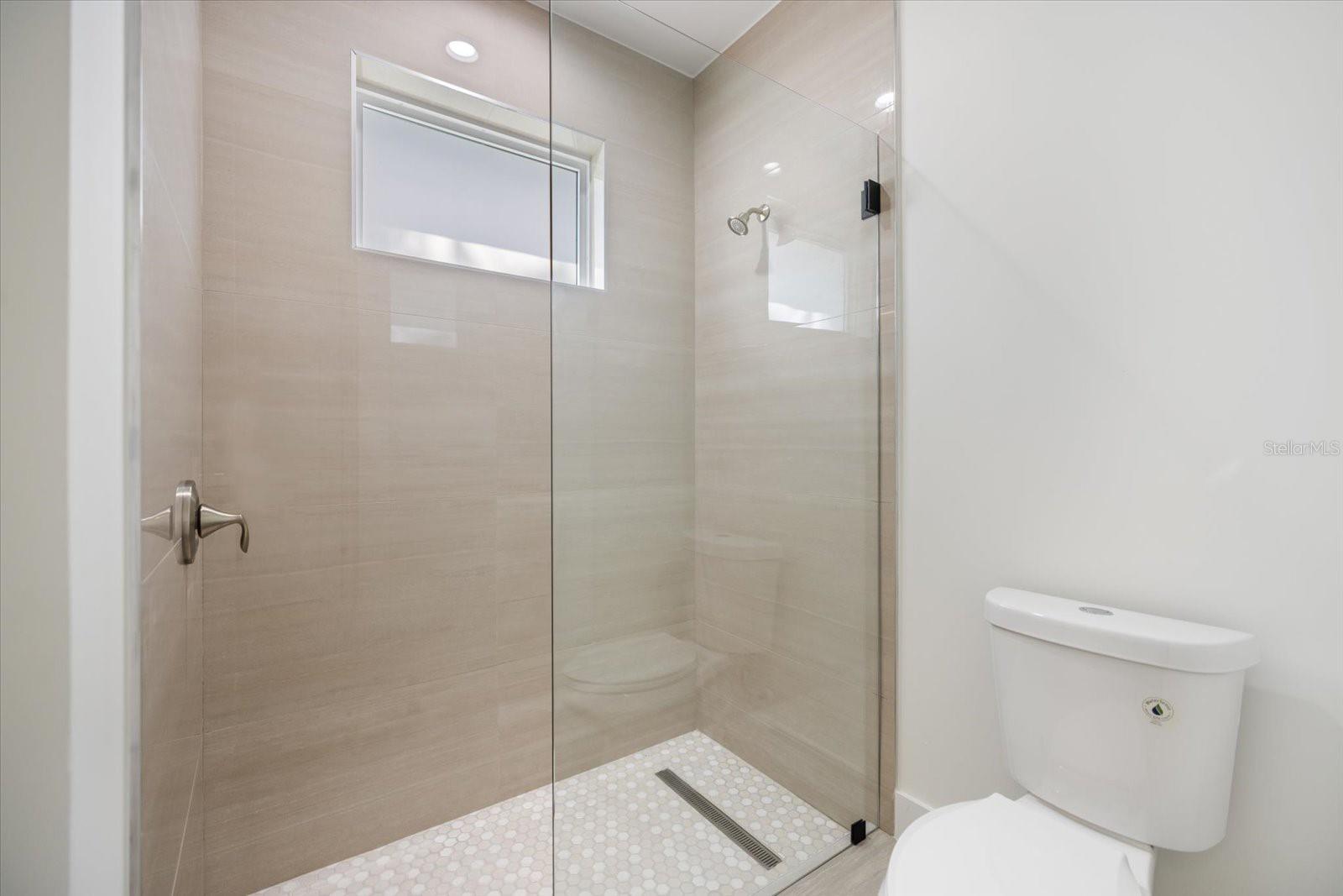 Image 16 of 35 For 4146 New Milford Street