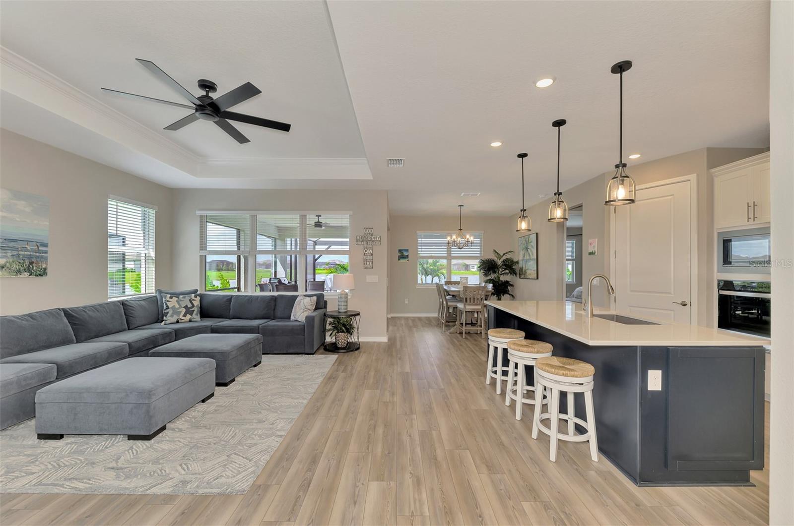 Image 14 of 94 For 9216 Barrier Coast Trail