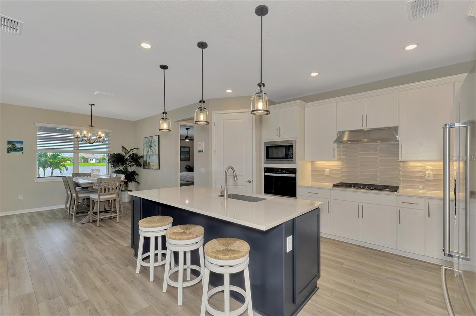 Image 22 of 94 For 9216 Barrier Coast Trail