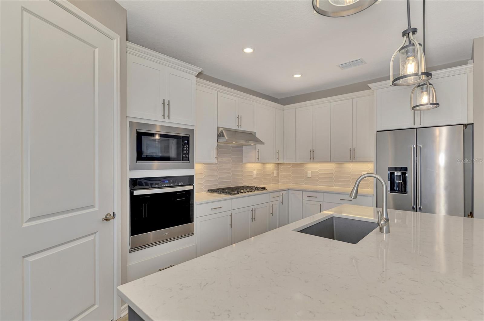 Image 23 of 94 For 9216 Barrier Coast Trail