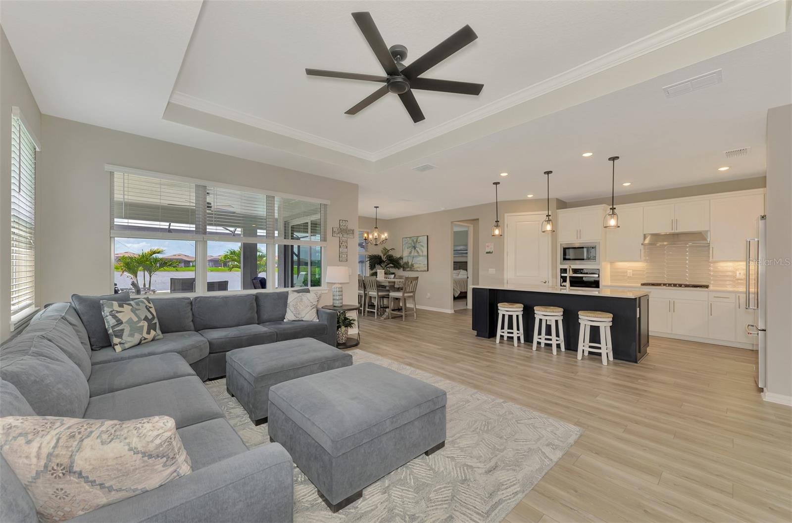 Image 27 of 94 For 9216 Barrier Coast Trail