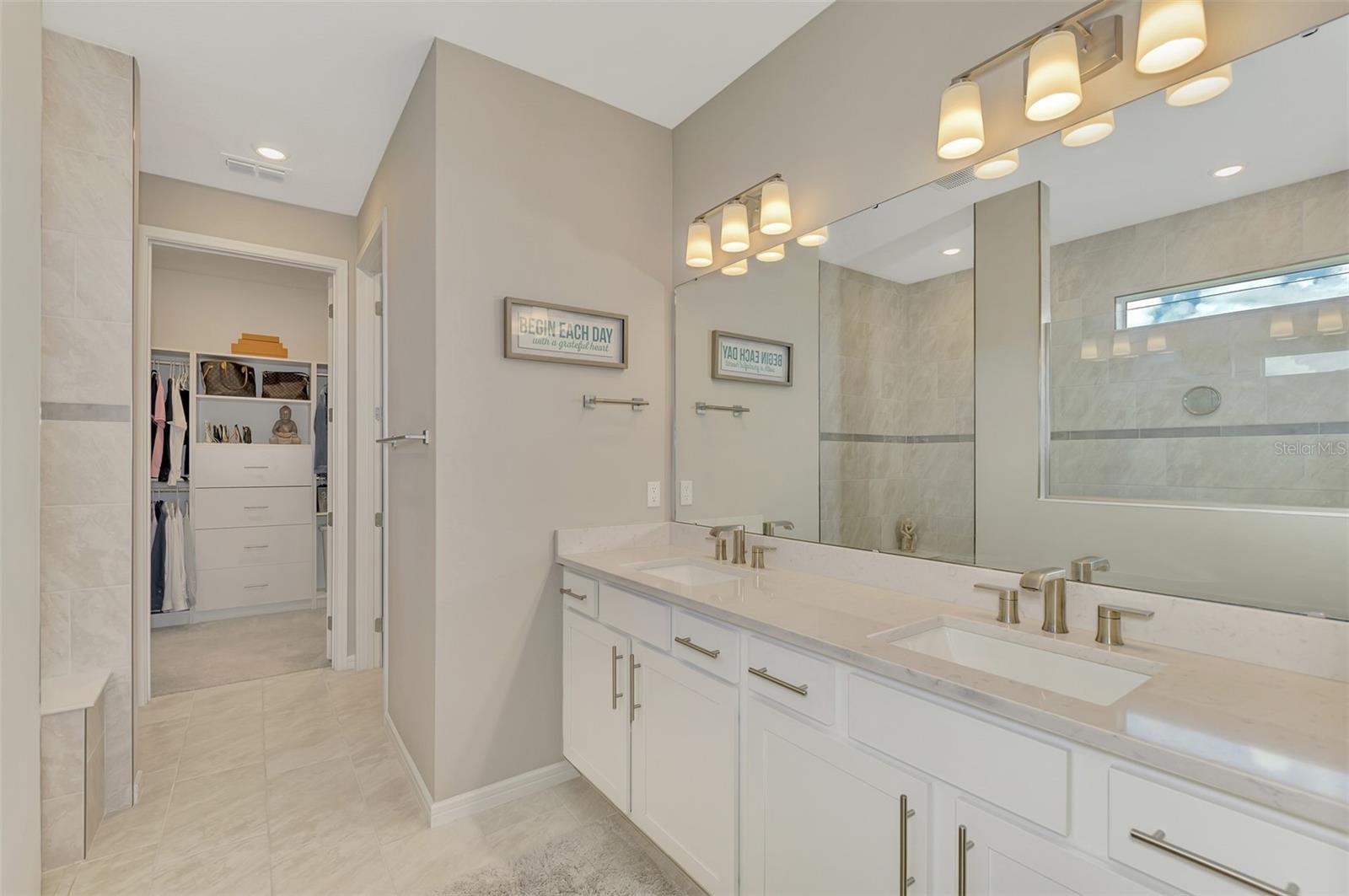 Image 33 of 94 For 9216 Barrier Coast Trail