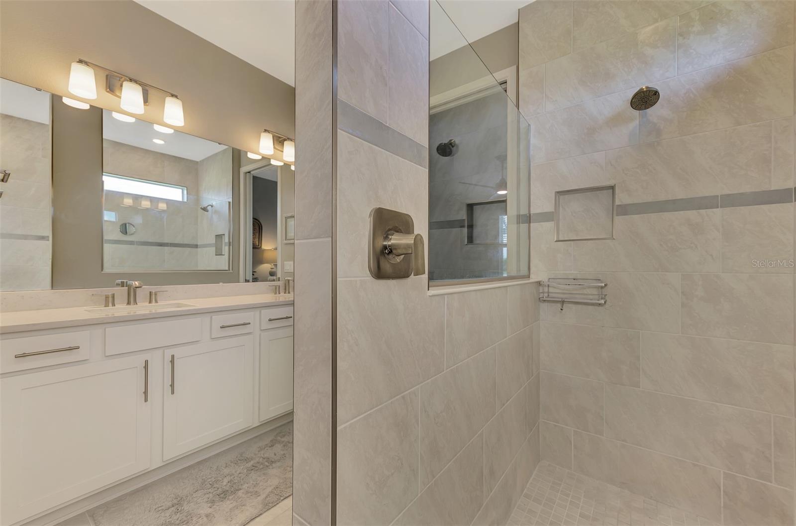 Image 35 of 94 For 9216 Barrier Coast Trail