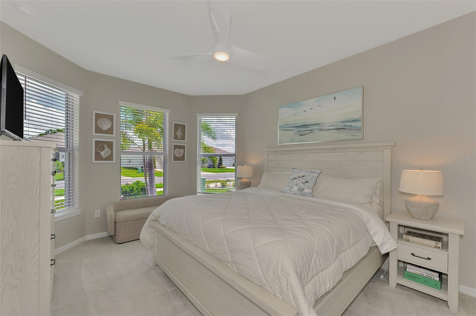 Image 39 of 94 For 9216 Barrier Coast Trail