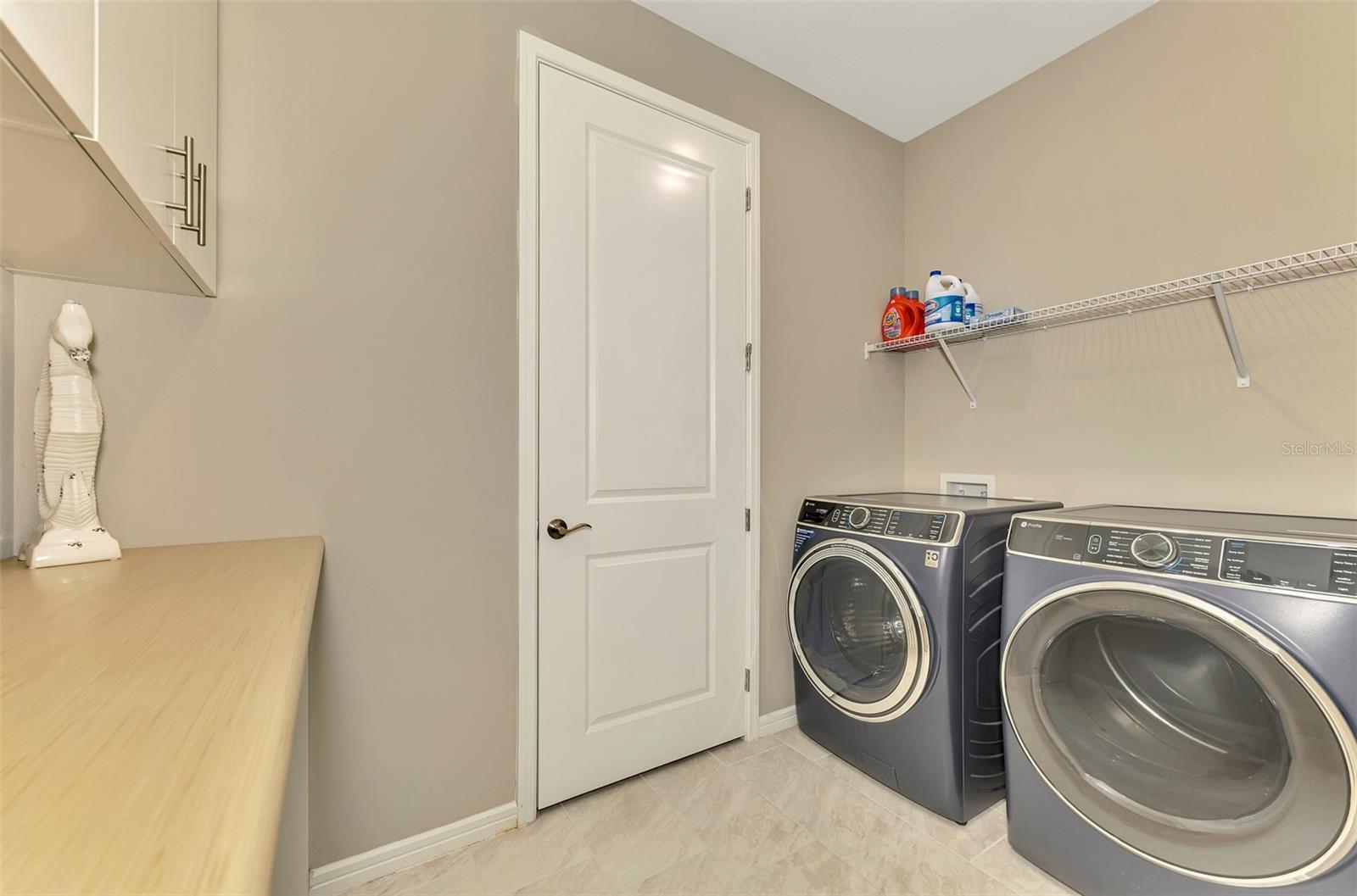 Image 44 of 94 For 9216 Barrier Coast Trail