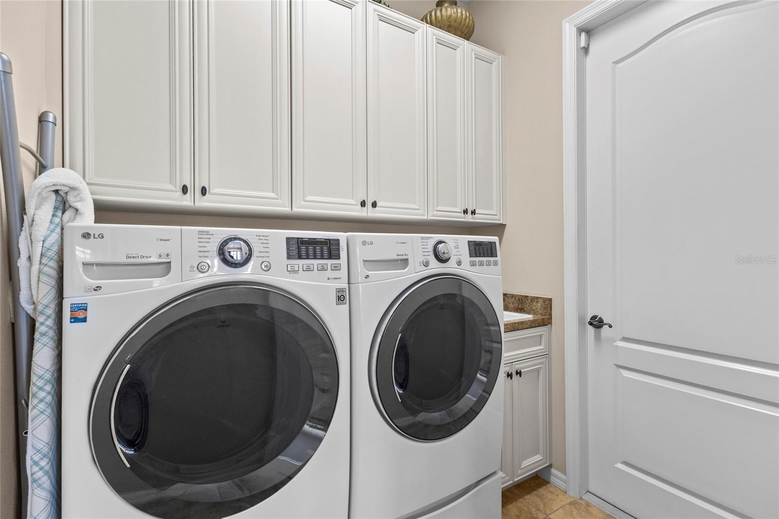 Image 38 of 67 For 11034 Barnsley Drive