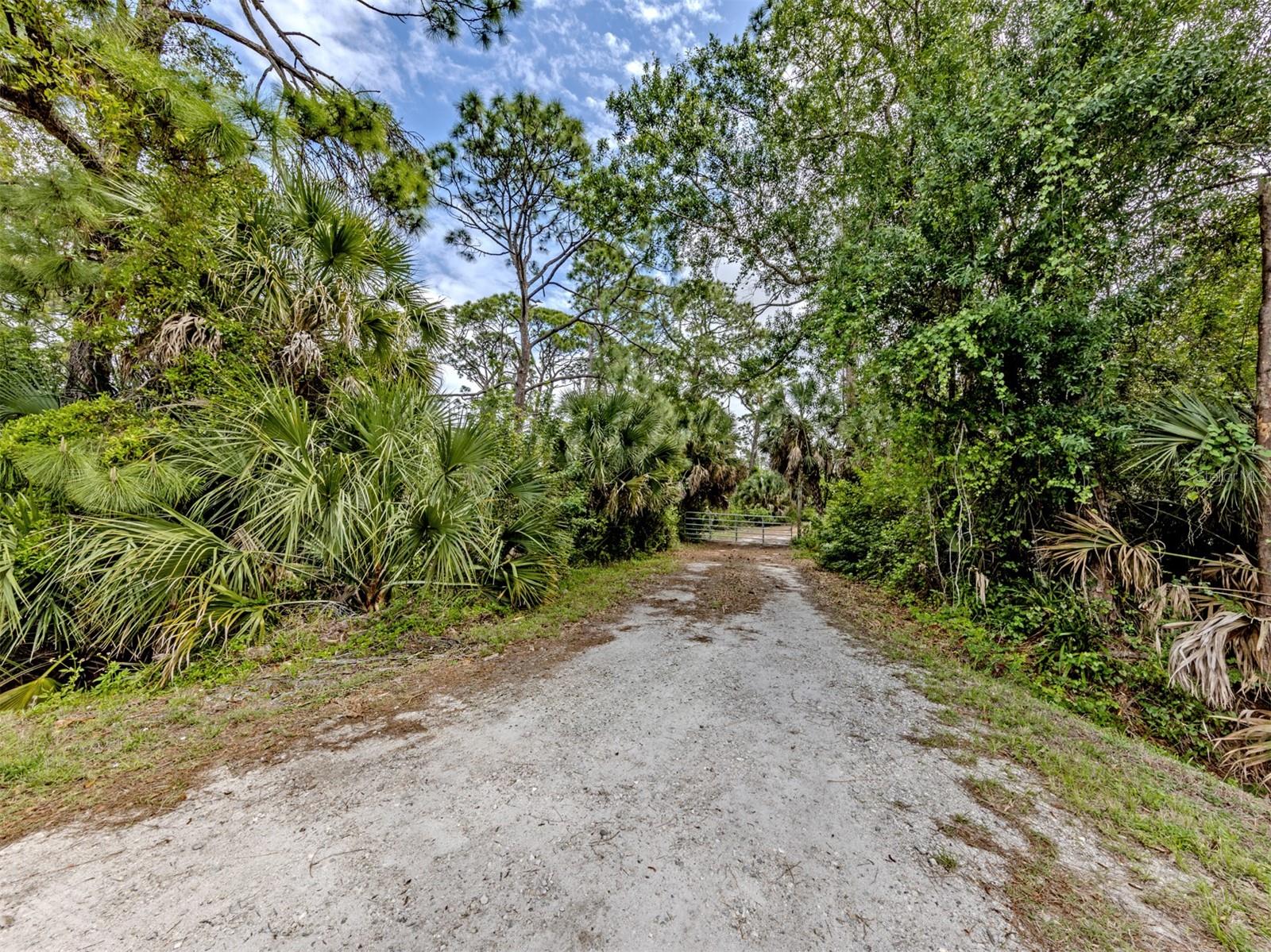 Image 23 of 59 For 400 Havana Road