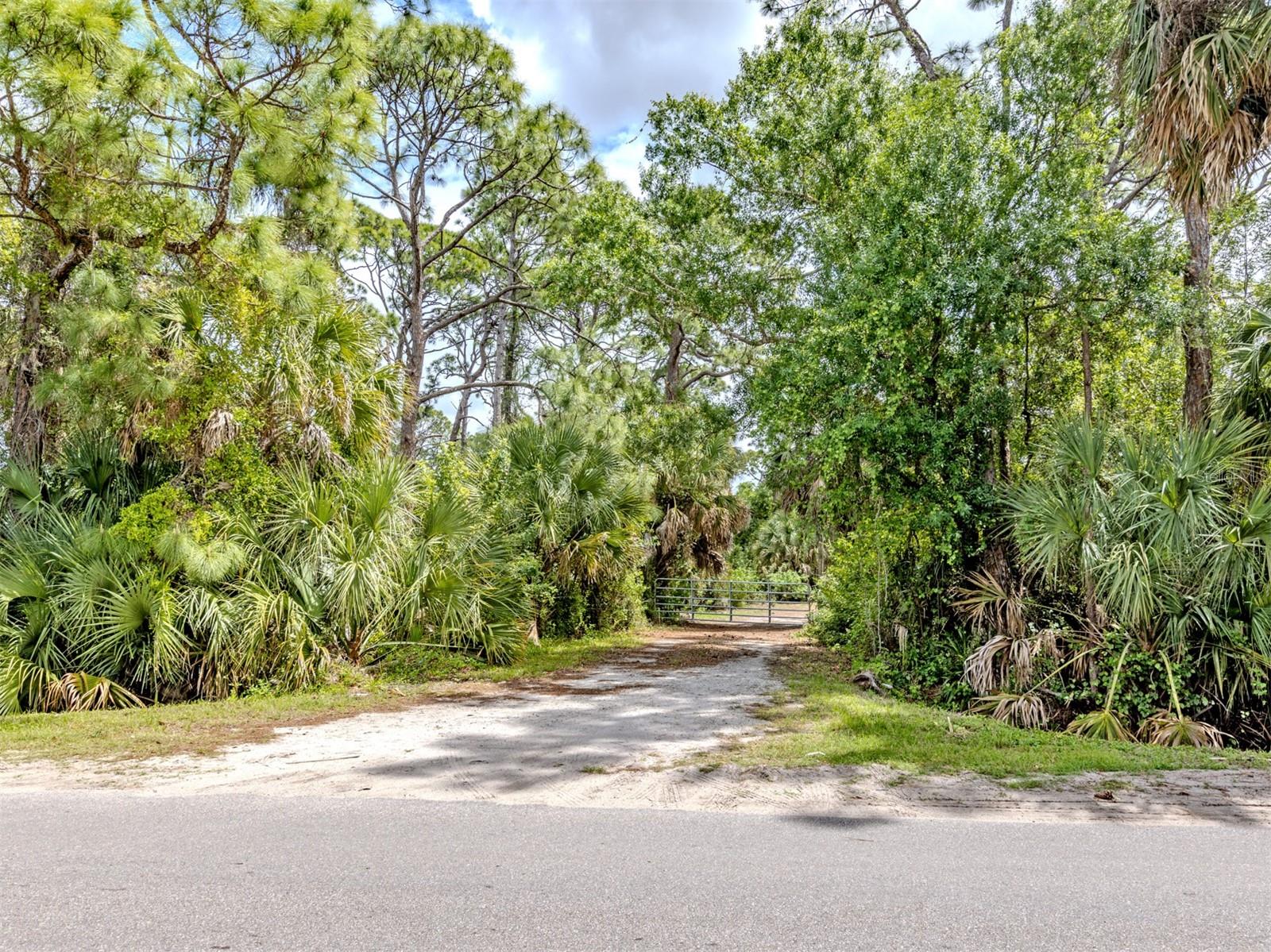 Image 26 of 59 For 400 Havana Road