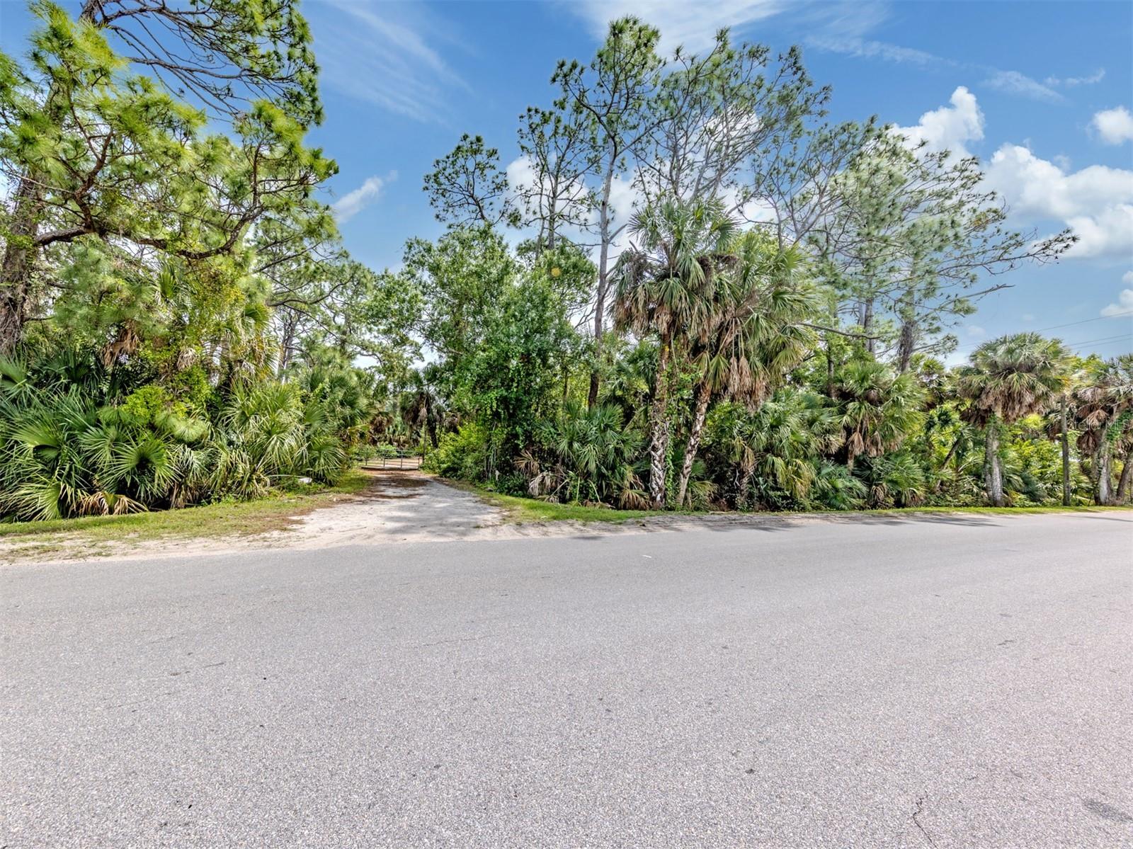 Image 27 of 59 For 400 Havana Road