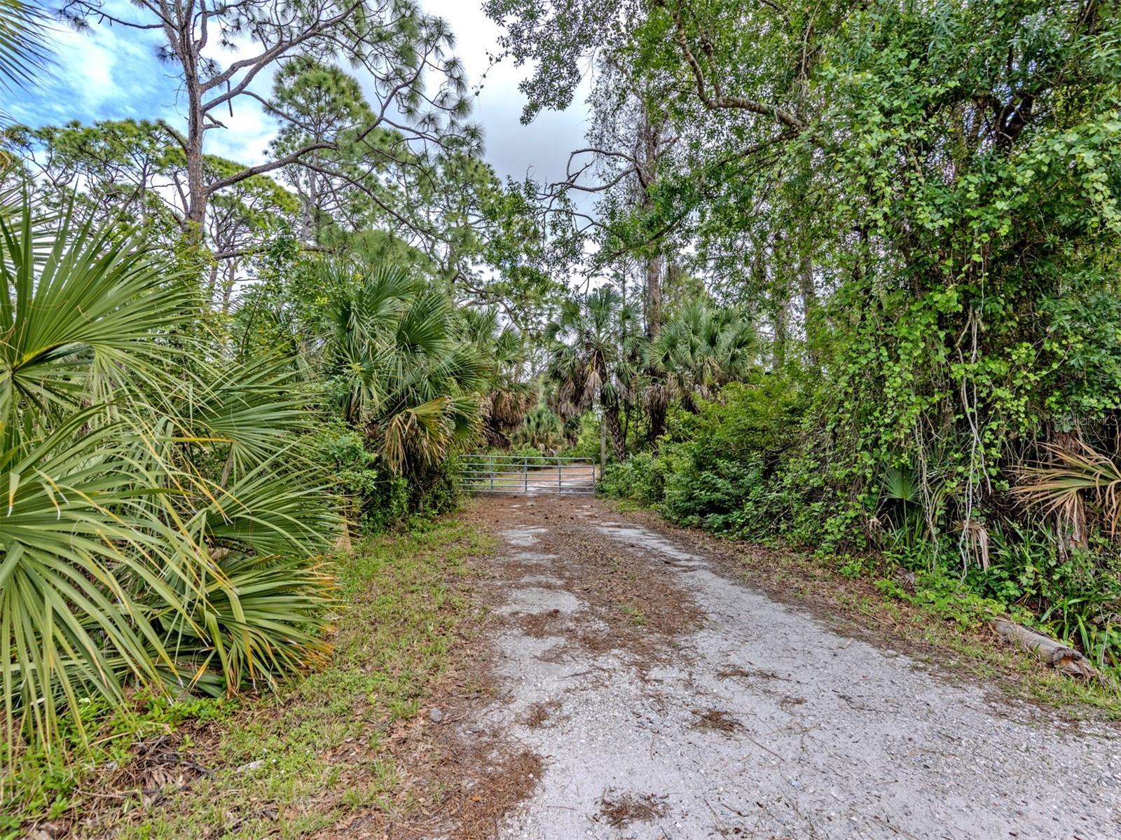 Image 28 of 59 For 400 Havana Road