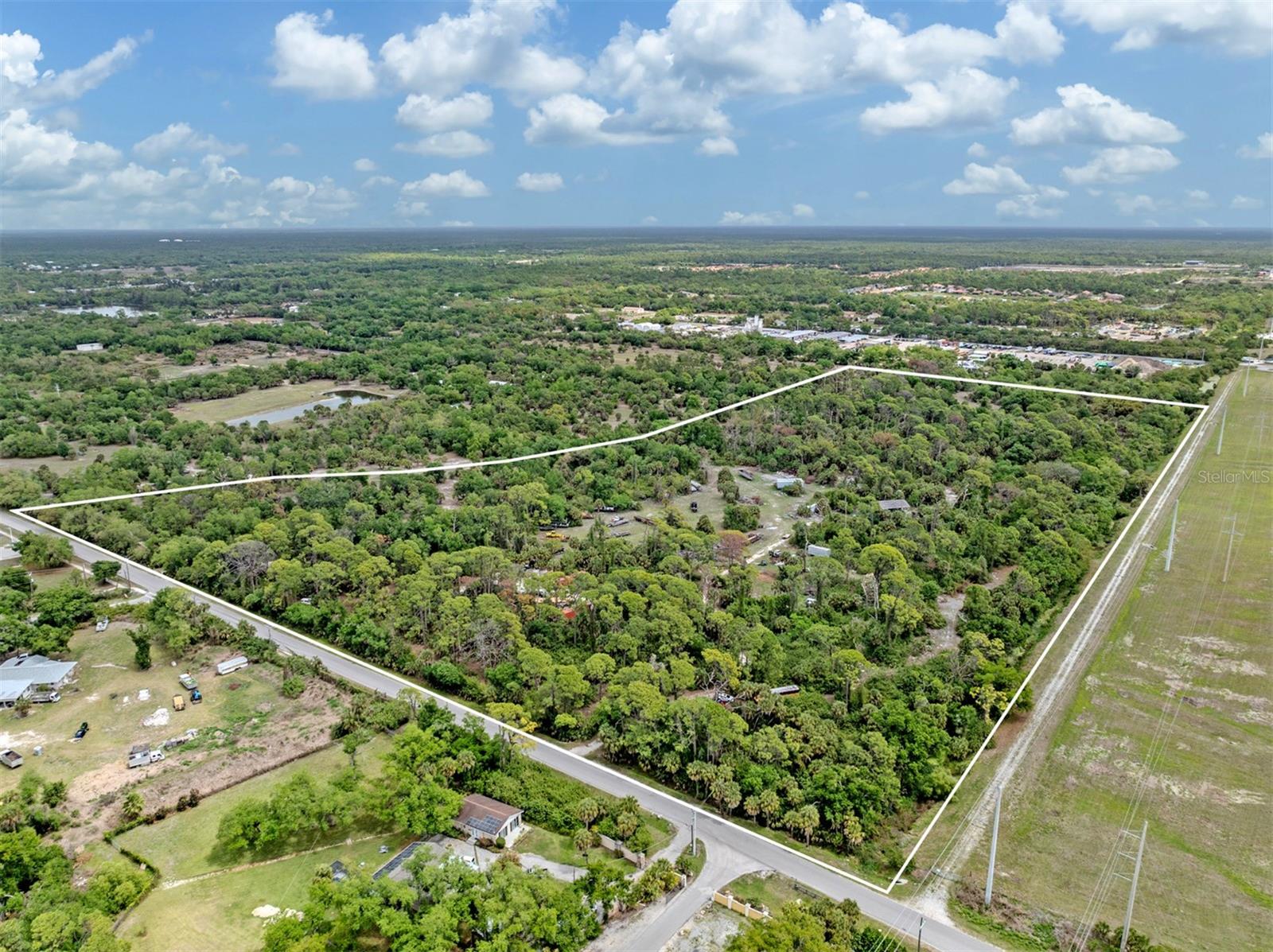 Image 4 of 59 For 400 Havana Road