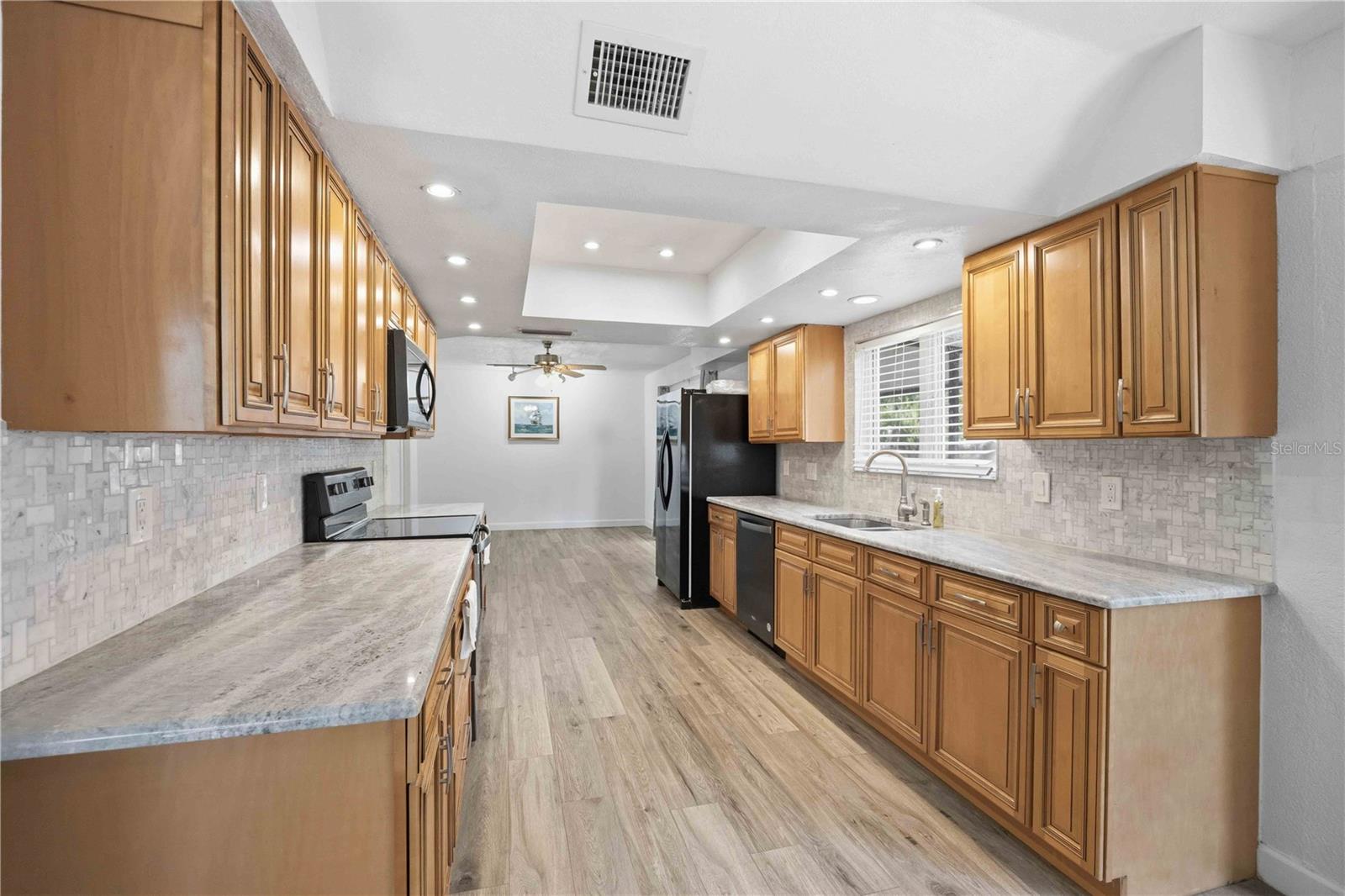 Image 13 of 52 For 17402 Billiar Avenue