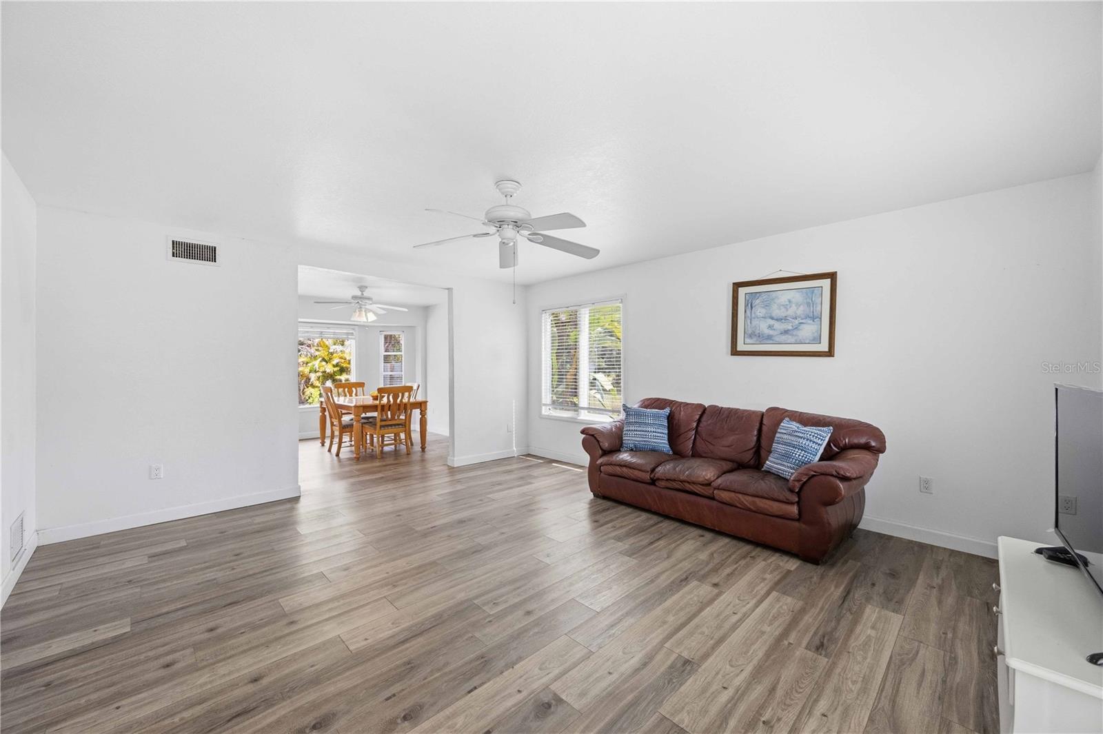 Image 19 of 52 For 17402 Billiar Avenue