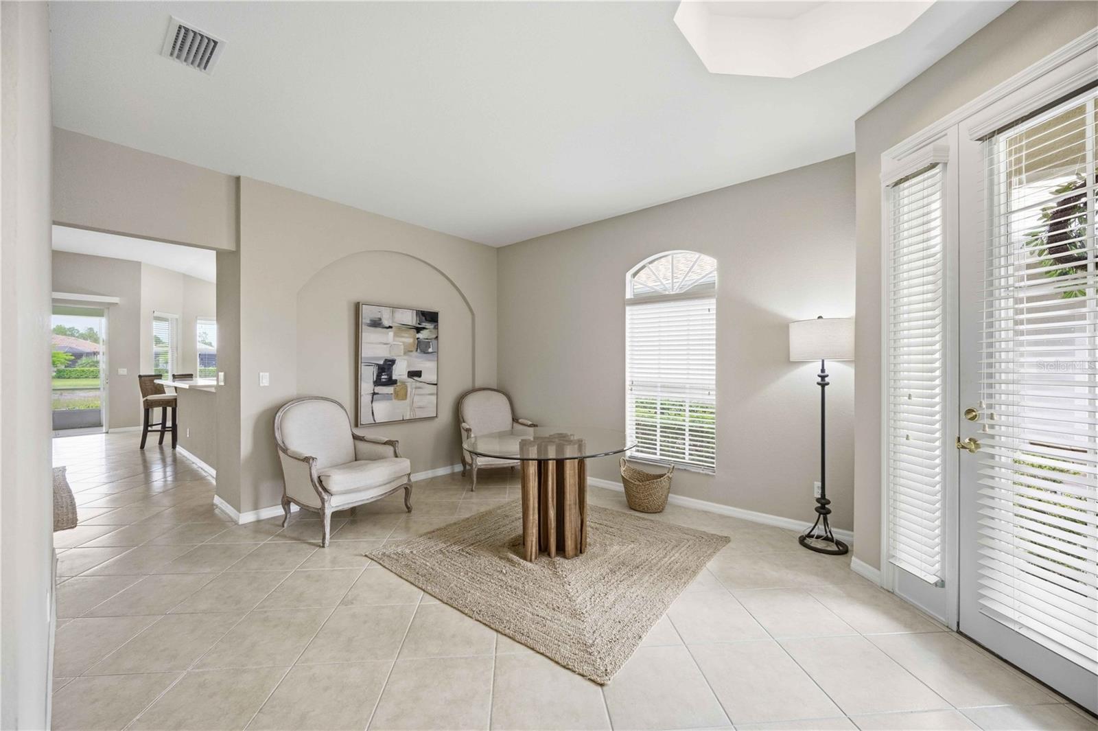 Image 6 of 78 For 1917 Scarlett Avenue