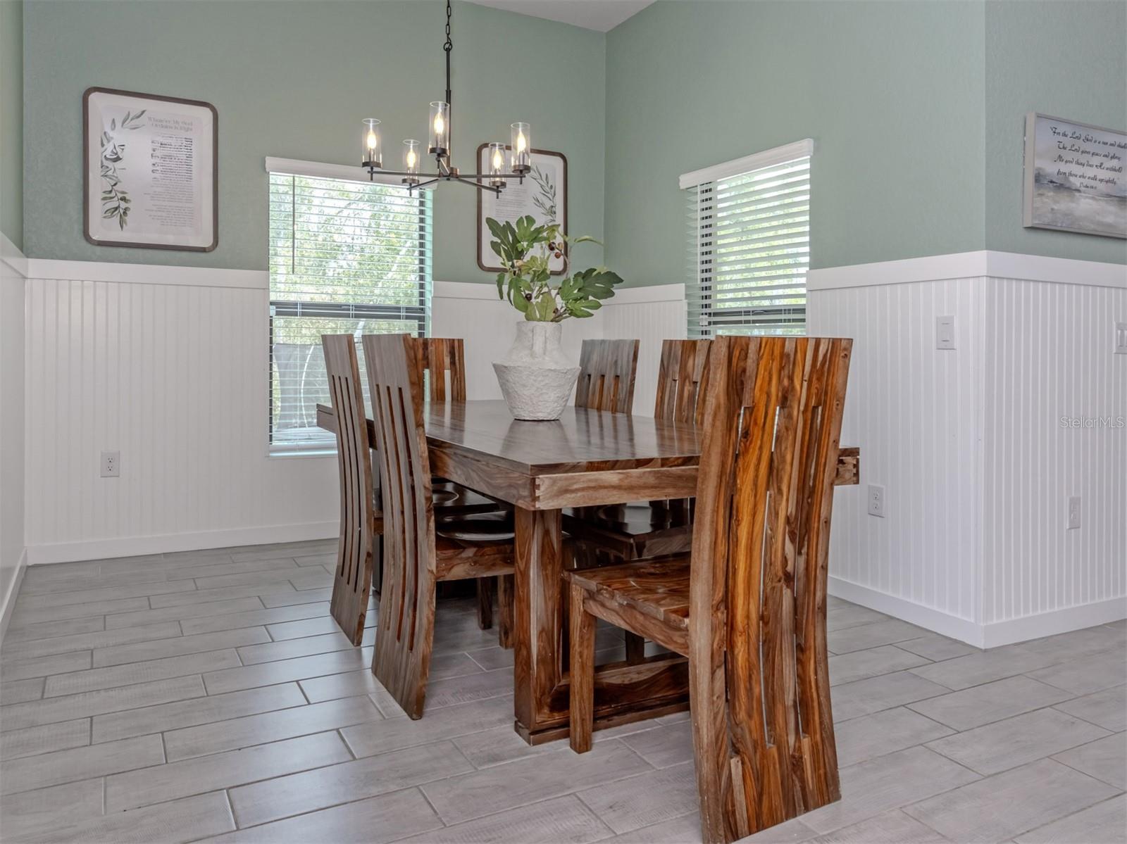 Image 7 of 31 For 1046 Rhinelander Street