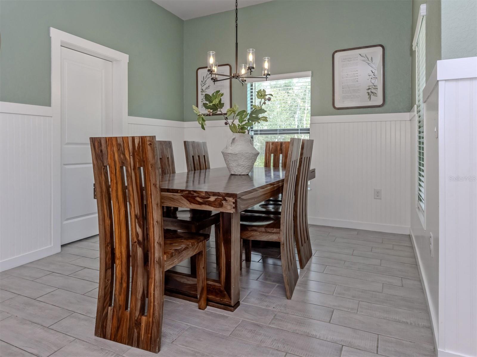 Image 8 of 31 For 1046 Rhinelander Street