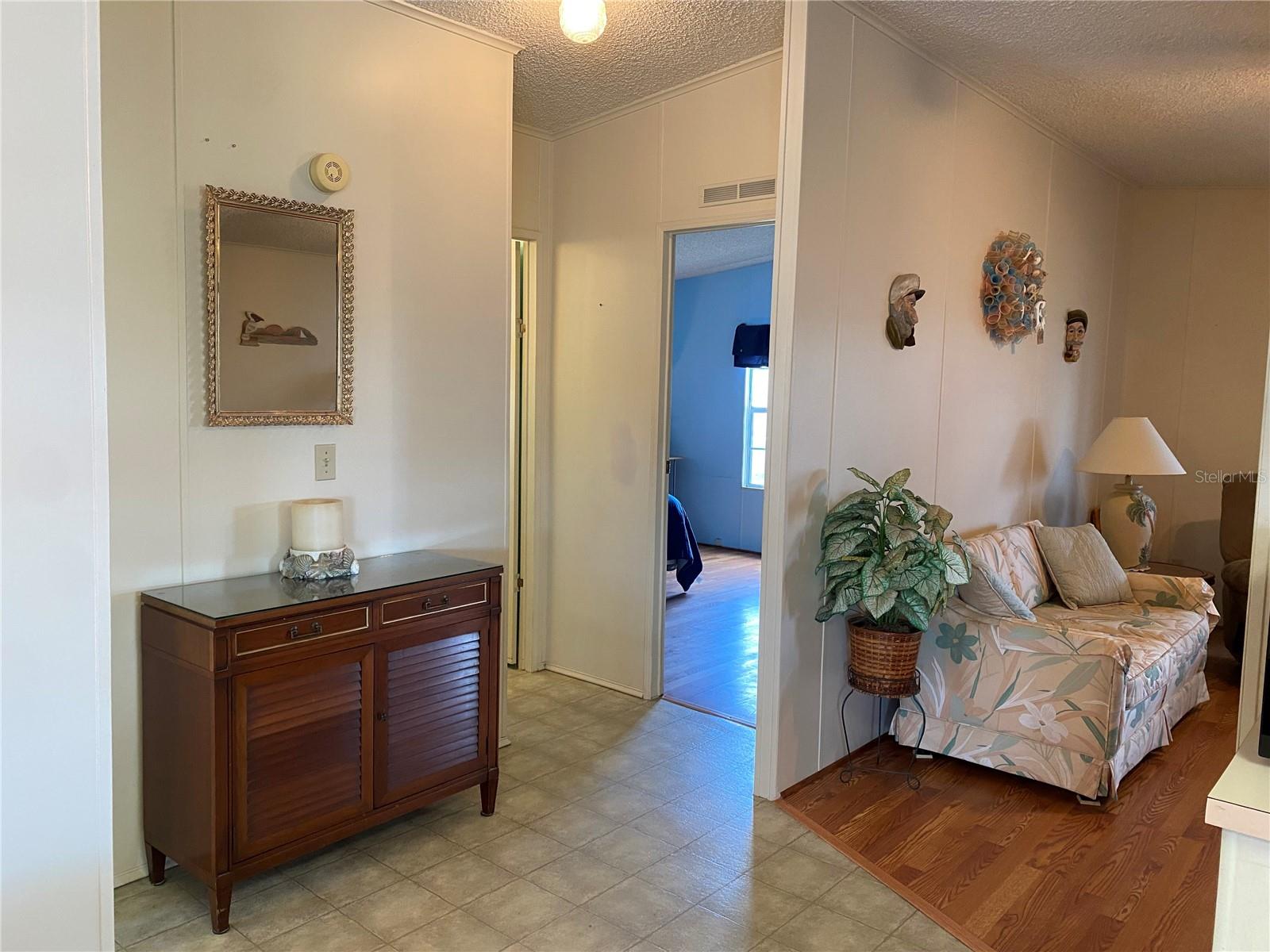 Image 10 of 20 For 701 Riverview Circle