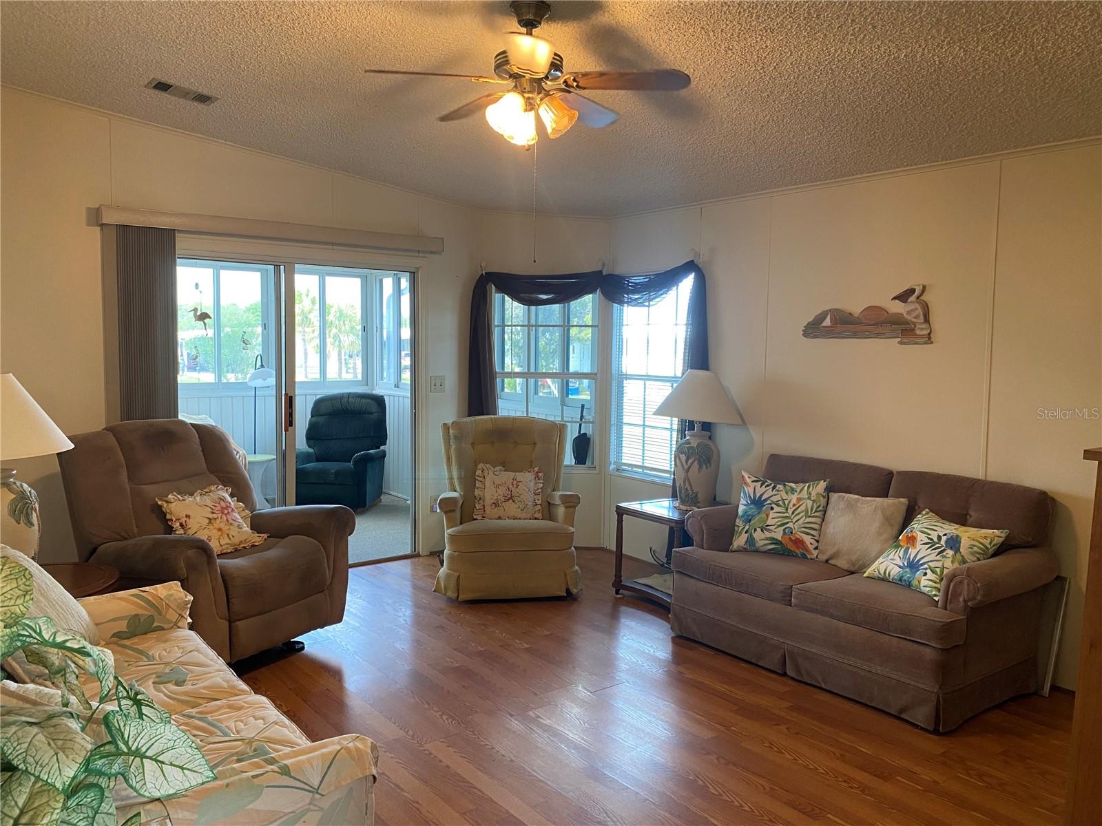 Image 12 of 20 For 701 Riverview Circle