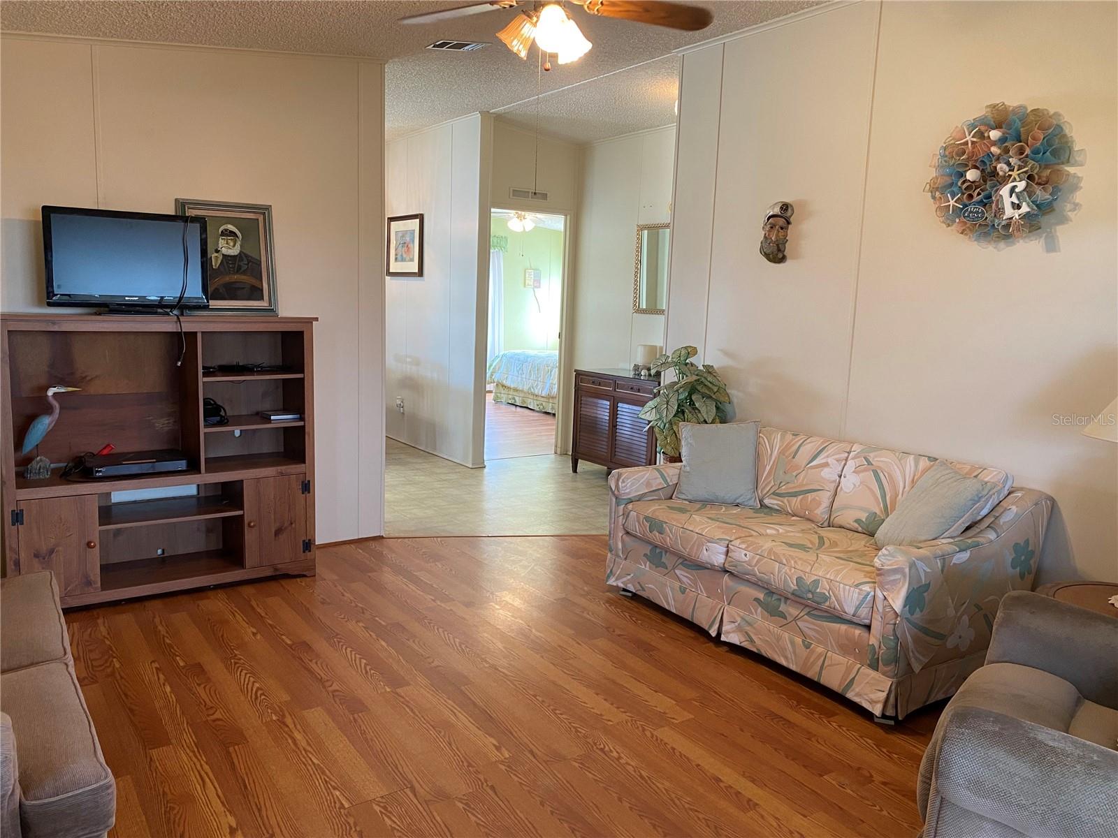 Image 13 of 20 For 701 Riverview Circle