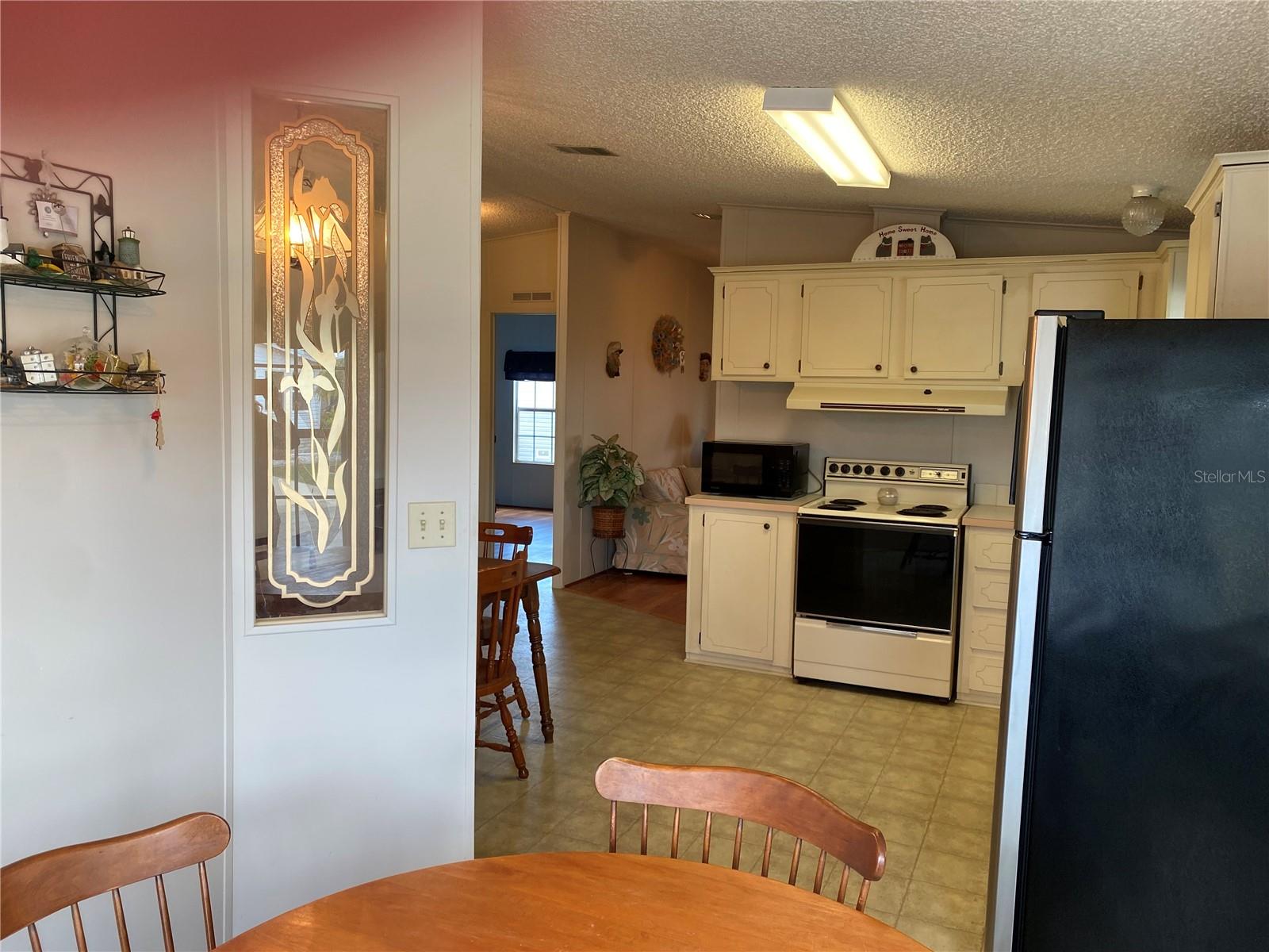 Image 3 of 20 For 701 Riverview Circle