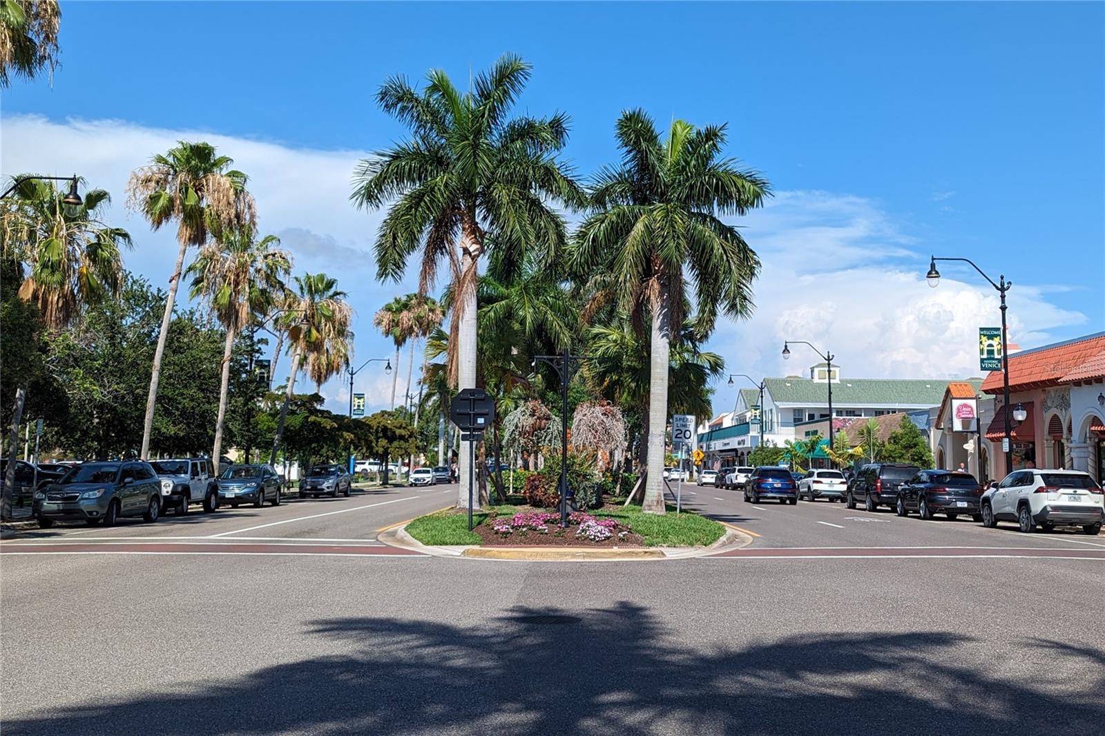 Image 32 of 36 For 206 Vista Del Lago Way