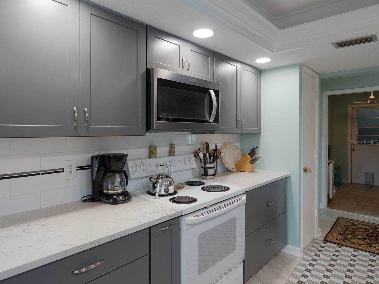 Image 19 of 44 For 6 Pine Ridge Way