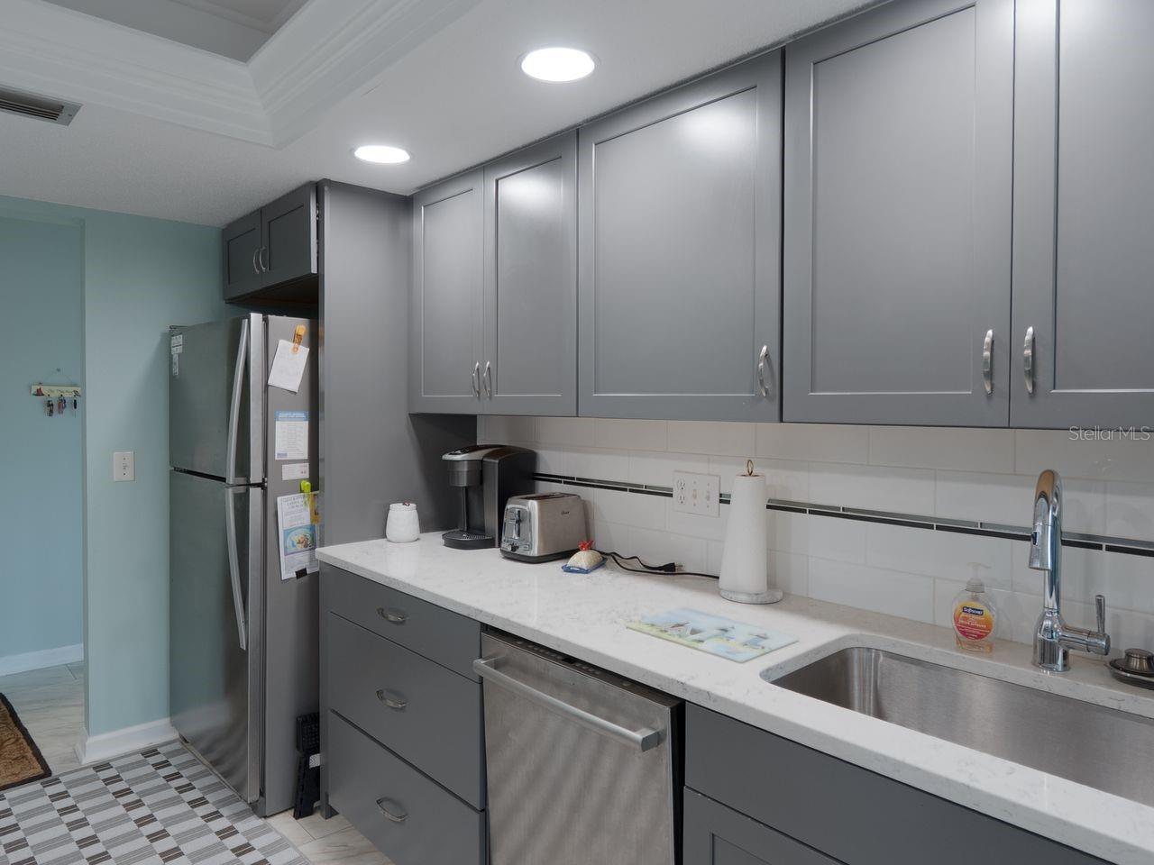 Image 20 of 44 For 6 Pine Ridge Way