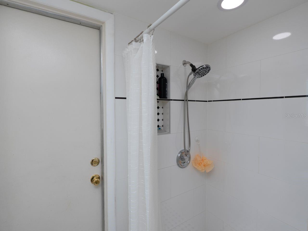 Image 25 of 44 For 6 Pine Ridge Way